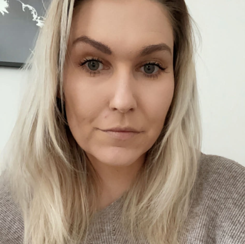 Camilla Kogut er mor til en dreng i 9.j og fortæller, at det har taget hårdt på ham og klassekammeraterne at blive flyttet væk.