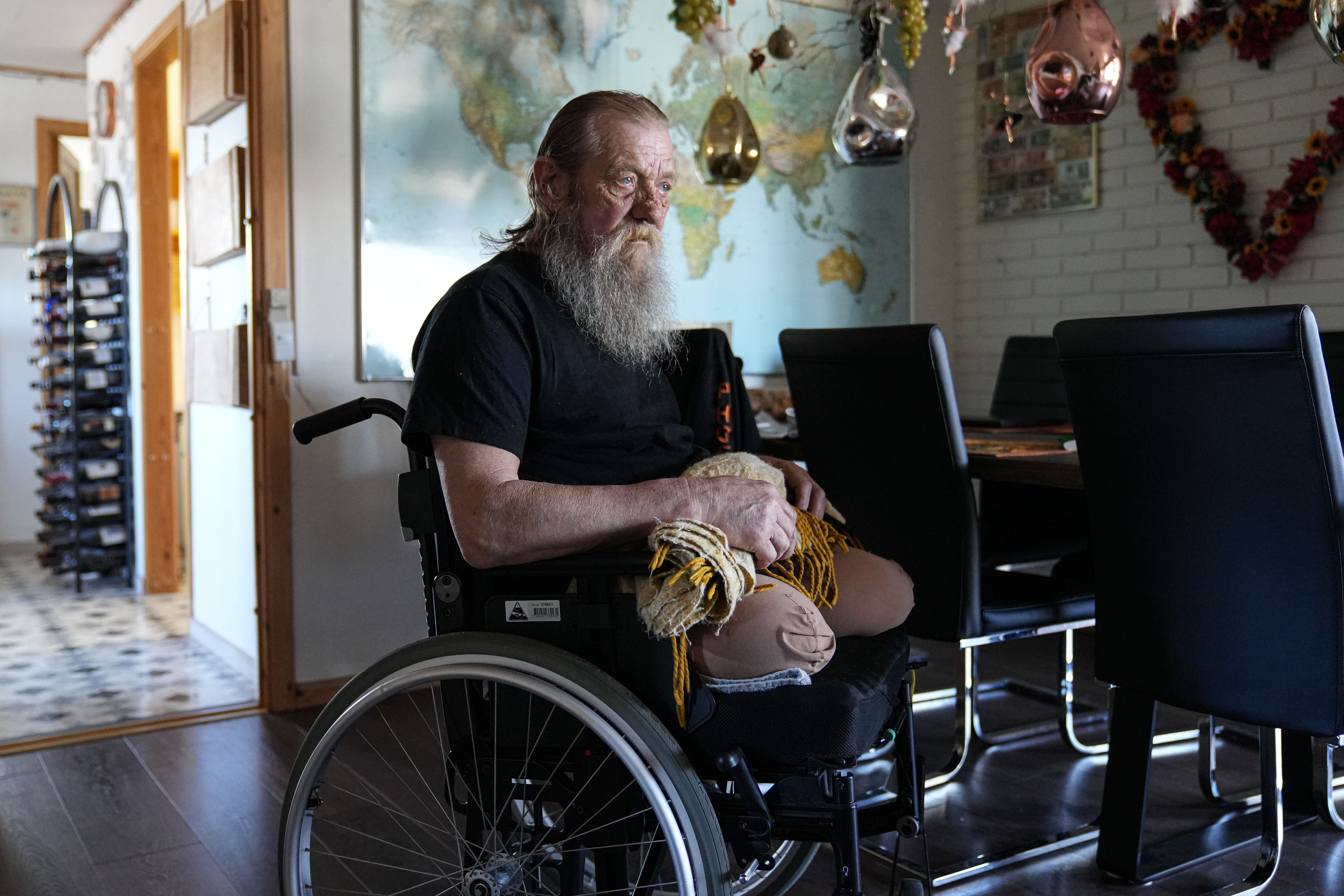 62-årige Pinse er efter en tragisk ulykke strandet i Odsherred. Nu beder han ydmygt om en hjælpende hånd, så kan kan fejre sit 10-årsjubilæum som Hus Forbi-sælger i Køge.