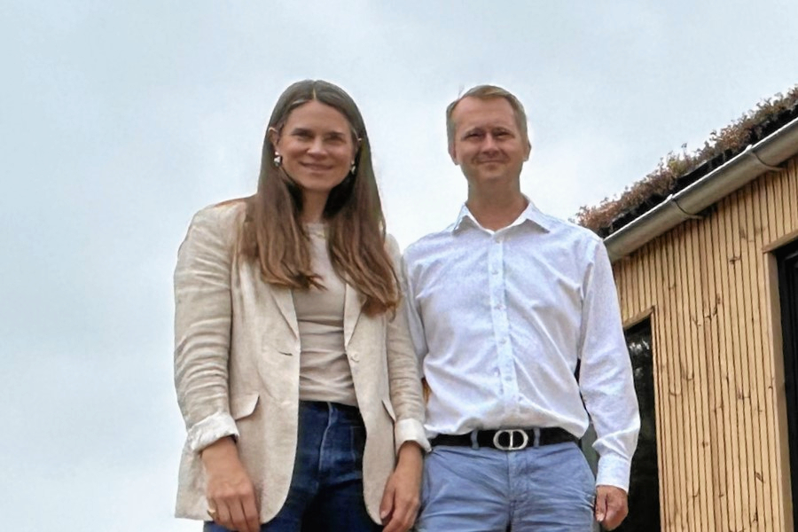 Carl Gustav Scavenius, her sammen med sin hustru Inger Marie Scavenius, ærgrer sig over beslutningen om madmarkedet.