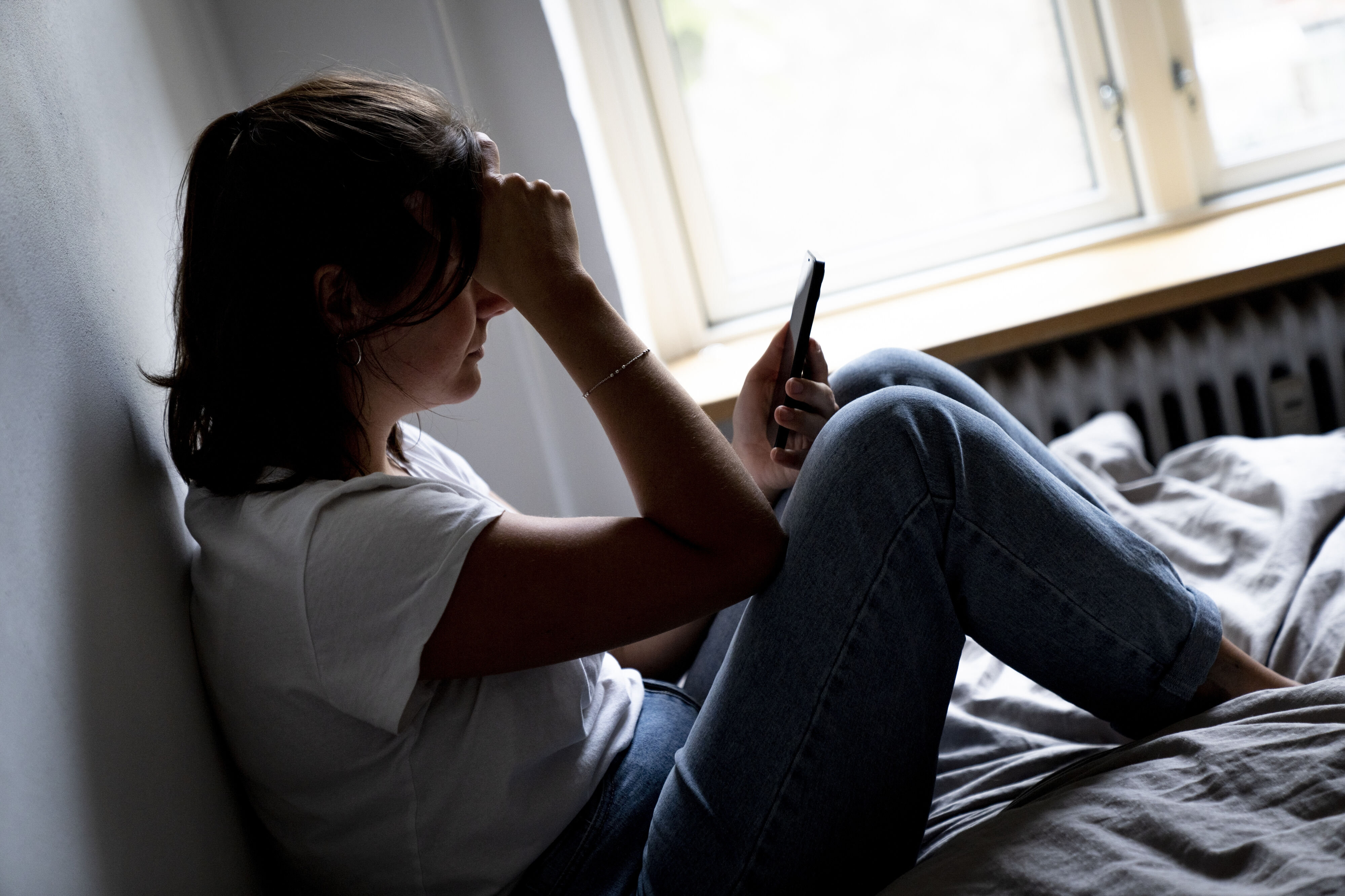 Særligt konflikter med forældre og venner og emner relateret til psykisk mistrivsel går ifølge Børns Vilkår igen, når børn og unge vælger at bruge deres to rådgivningstilbud, BørneTelefonen og HØRT. (Arkivfoto).