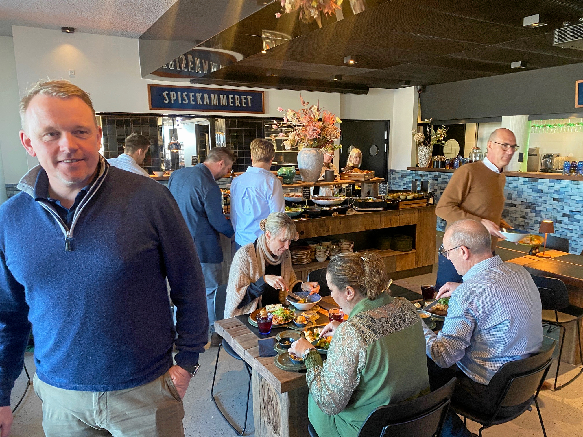 Dokk9 er byens nye spisested. På hverdage fungerer stedet dog som frokostkantine for bankens personale.