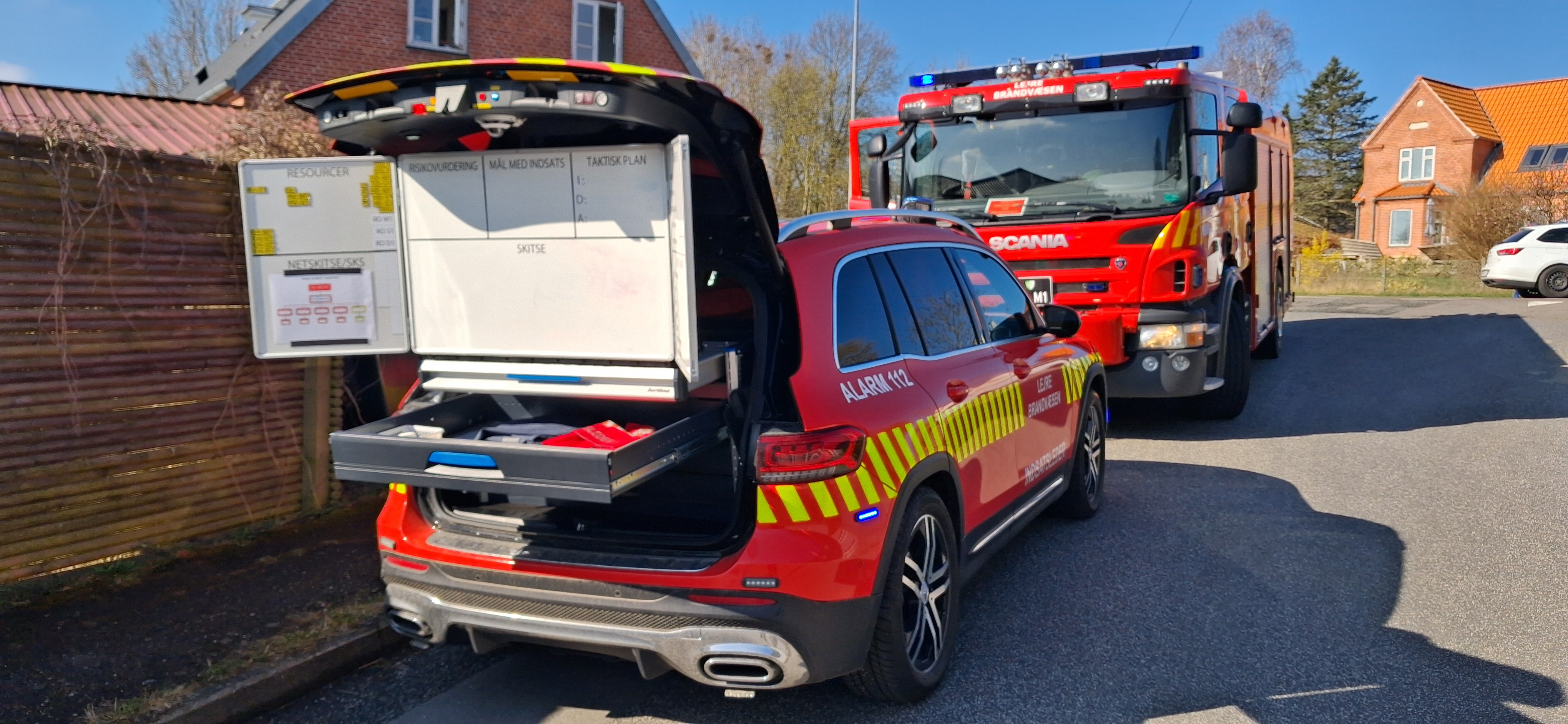 En brand, der formodes at være opstået i en opvaskemaskine, sendte lørdag formiddag brandfolk til en villa i Lyndby.