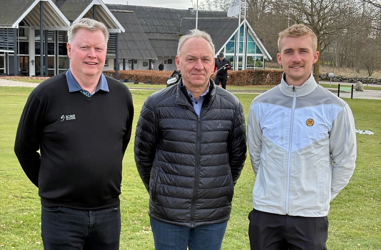 Her ses cheftræner Kasper Jepsen til højre sammen med forretningsfører Rene Nielsen og formand Claus Kristiansen