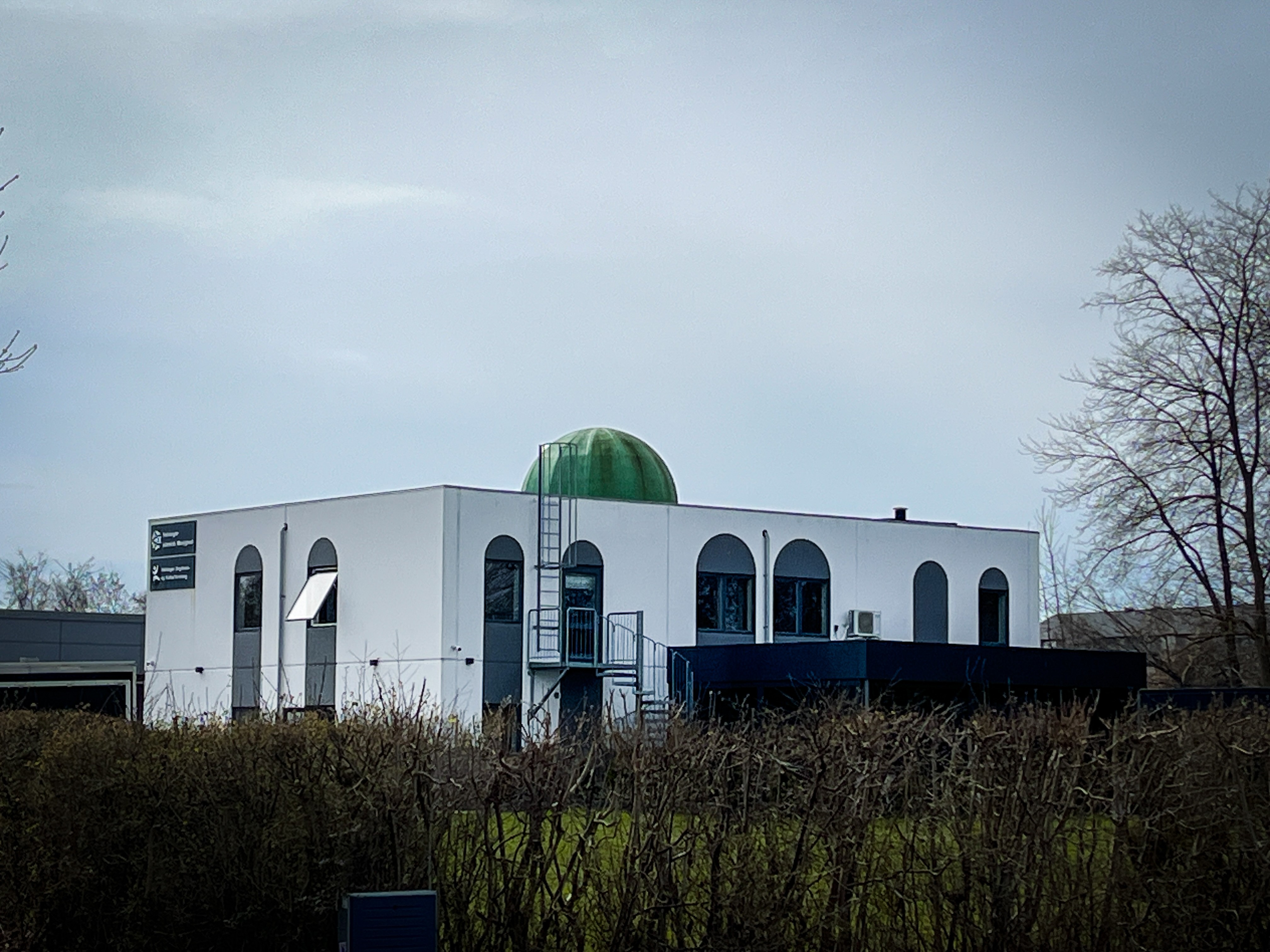 Et smalt blåt flertal har sat en midlertidig stopper for udvidelsen af moskéen på Egevænget.