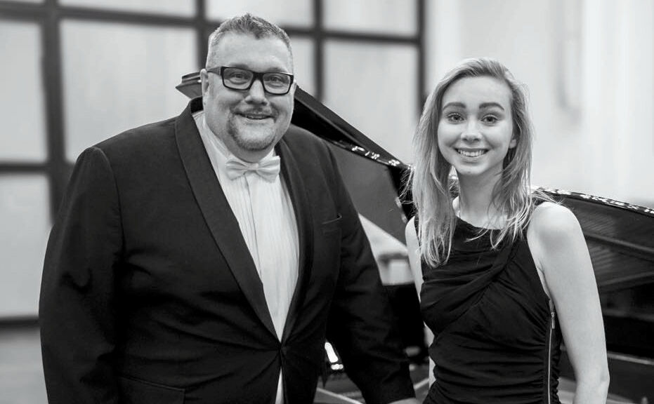 Amin Jensen optræder sammen med Victoria Asschenfeldt.