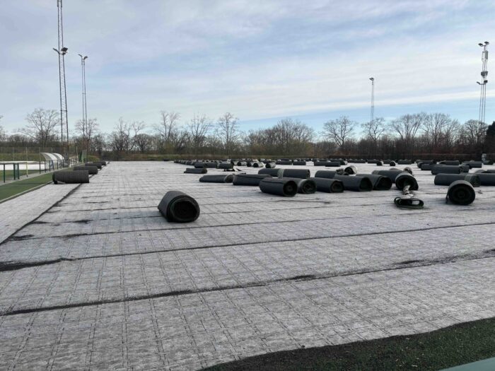 Fire nye kunstgræsbaner er på vej.