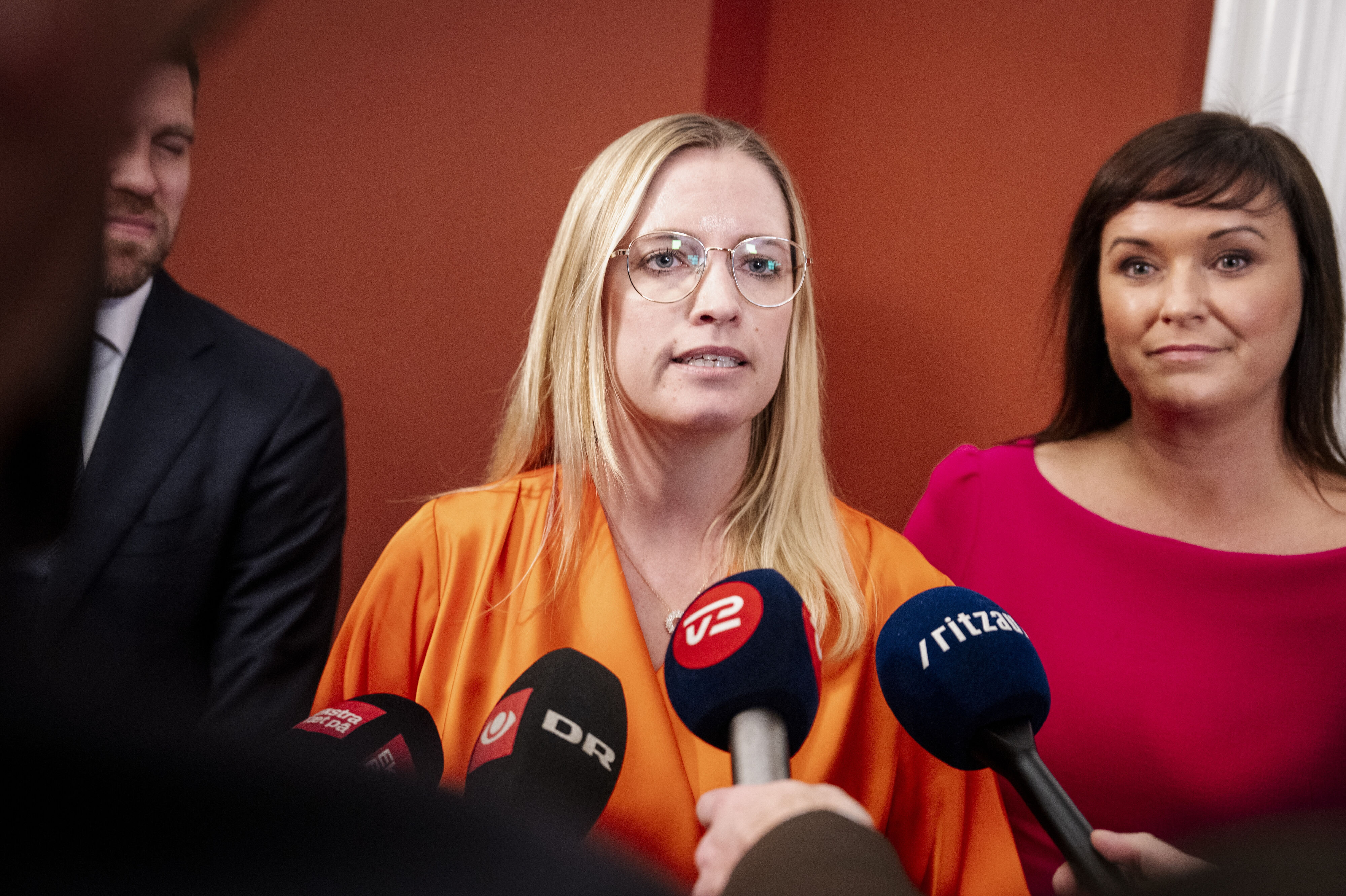 Morten Dahlin (V), Stephanie Lose (V) og Sophie Løhde (V) har mandag været til regeringsforhandlinger med den kongelige undersøger, Mette Frederiksen (S), i Statsministeriet.