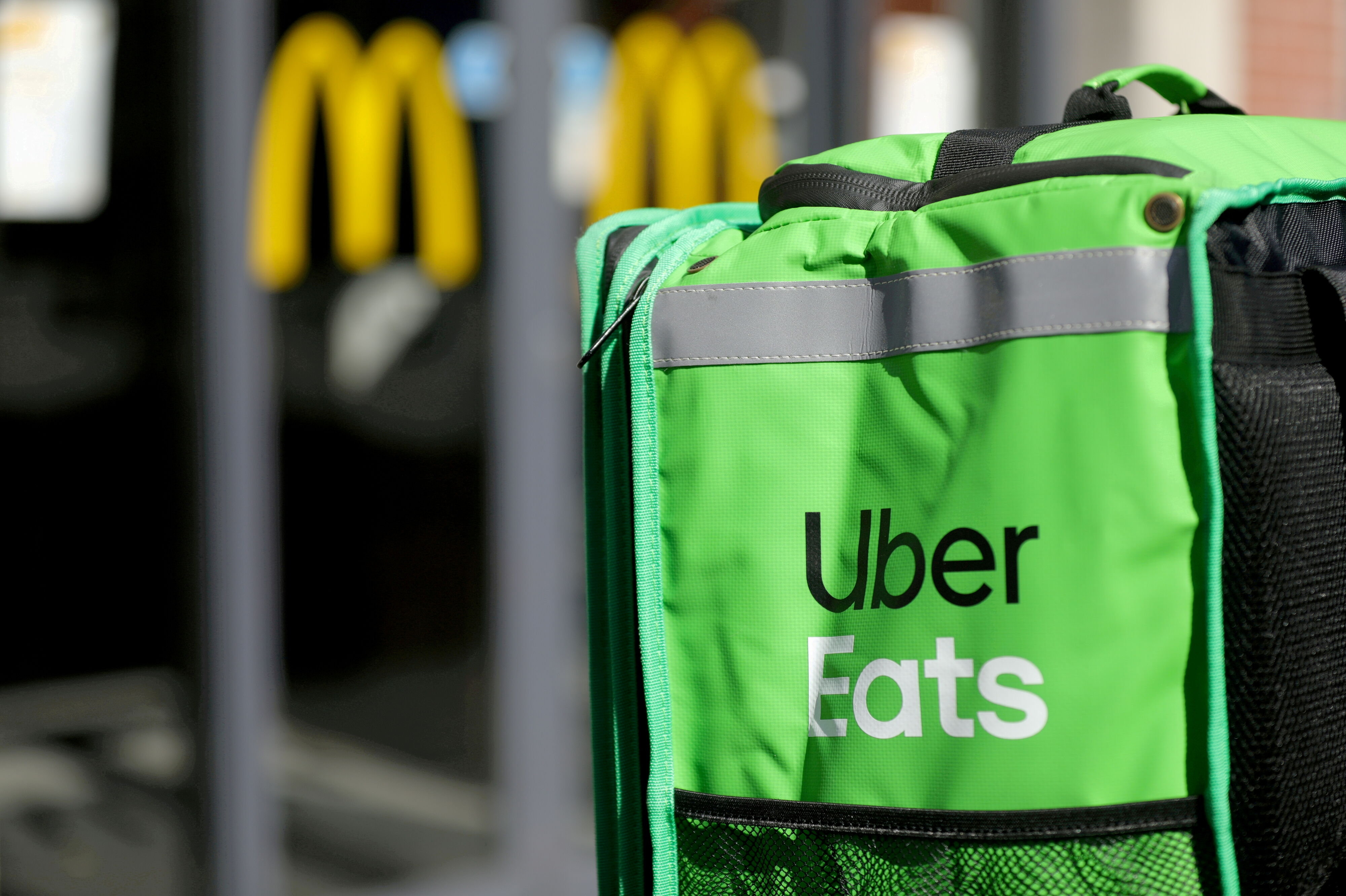 Københavnerne kan fra tirsdag få leveret burgere af Uber Eats. (Arkivfoto).