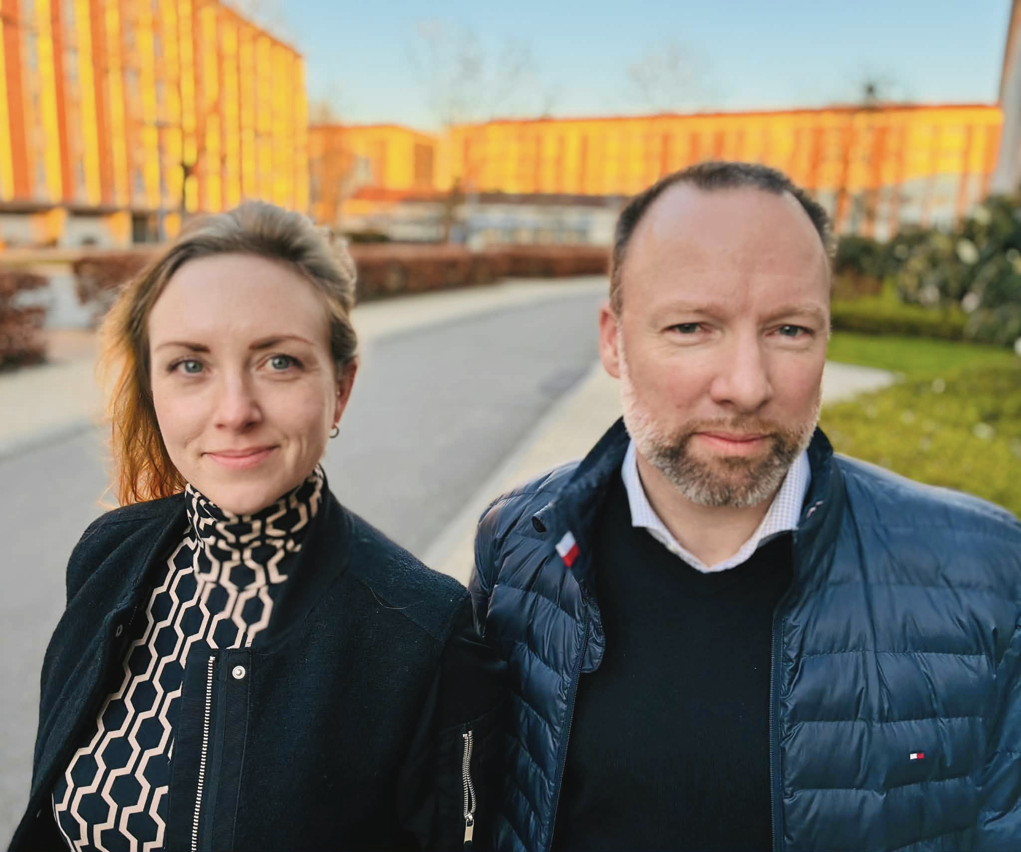 Mørkes duo satte gang i fællessang under generalforsamlingen, hvor Socialdemokratiet i Greves medlemmer samledes til debat og samvær.