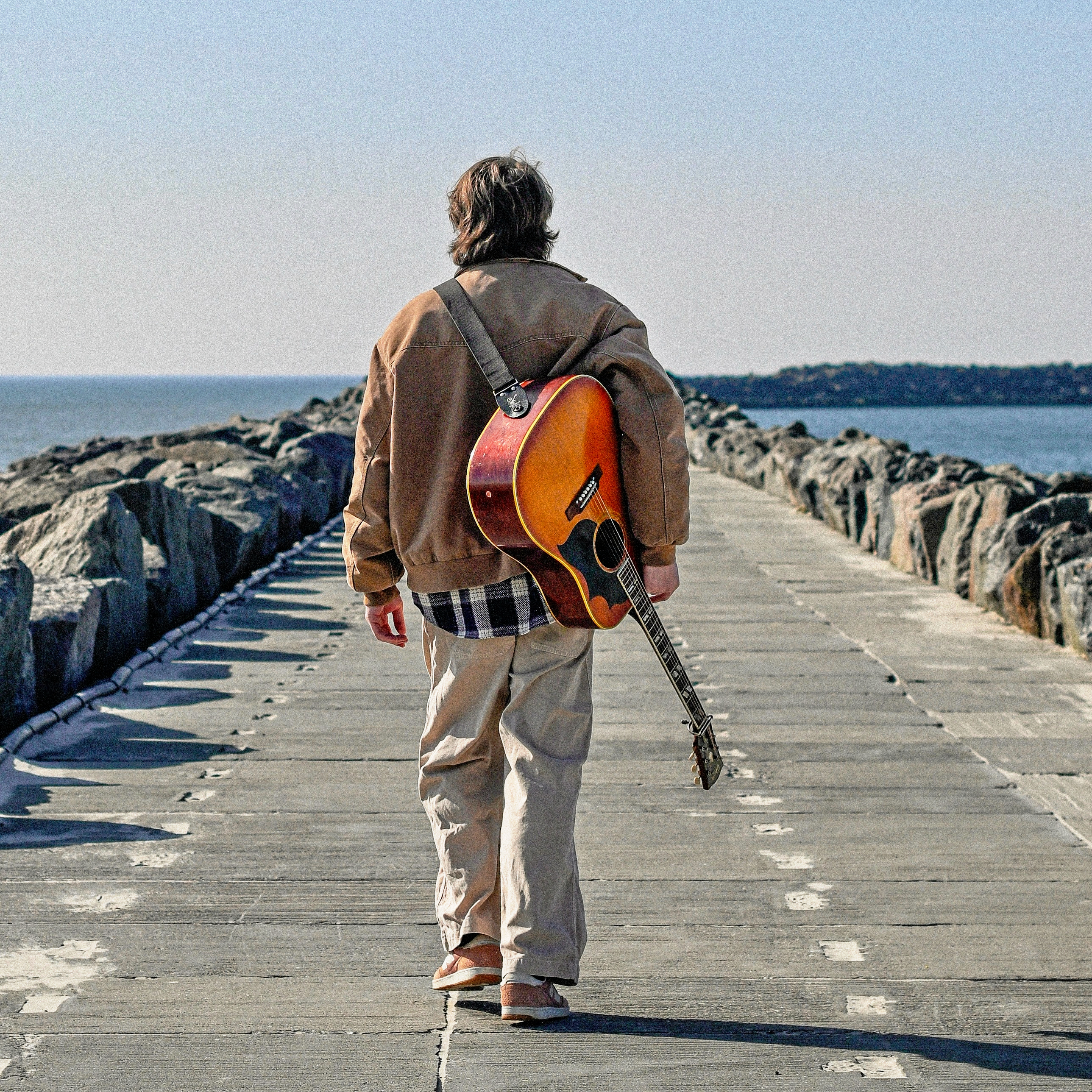 Karl Kristian tager publikum med på en musikalsk rejse sammen med sit band på Gimle i Roskilde