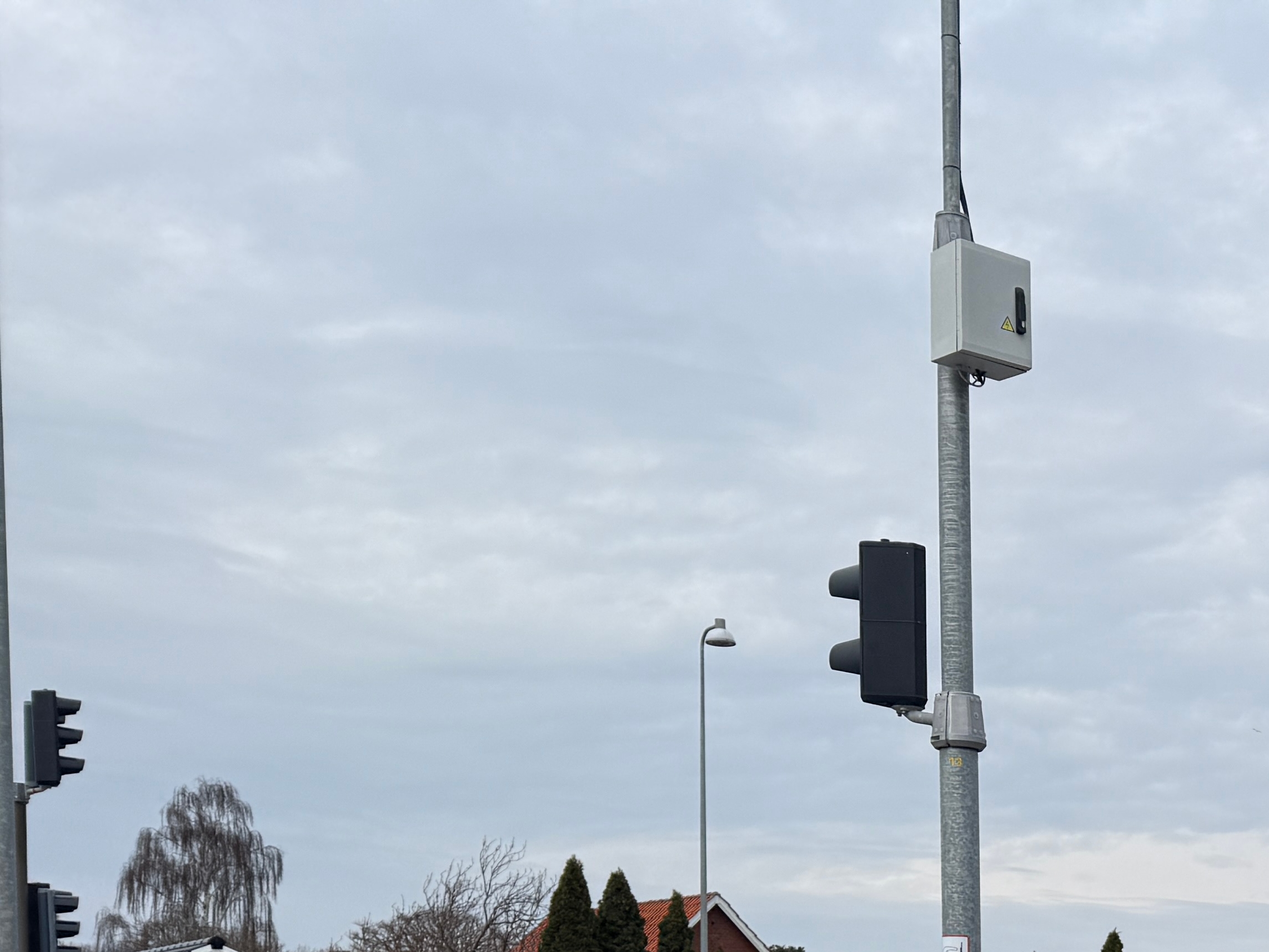 Ulykken skete 9. april klokken 13.14 i krydset ved Ringvejen, Marksvinget, Søndre Viaduktvej og Vordingborgvej i Køge. - Thomas Troensegaard Ulykken skete 9. april klokken 13.14 i krydset ved Ringvejen, Marksvinget, Søndre Viaduktvej og Vordingborgvej i Køge.