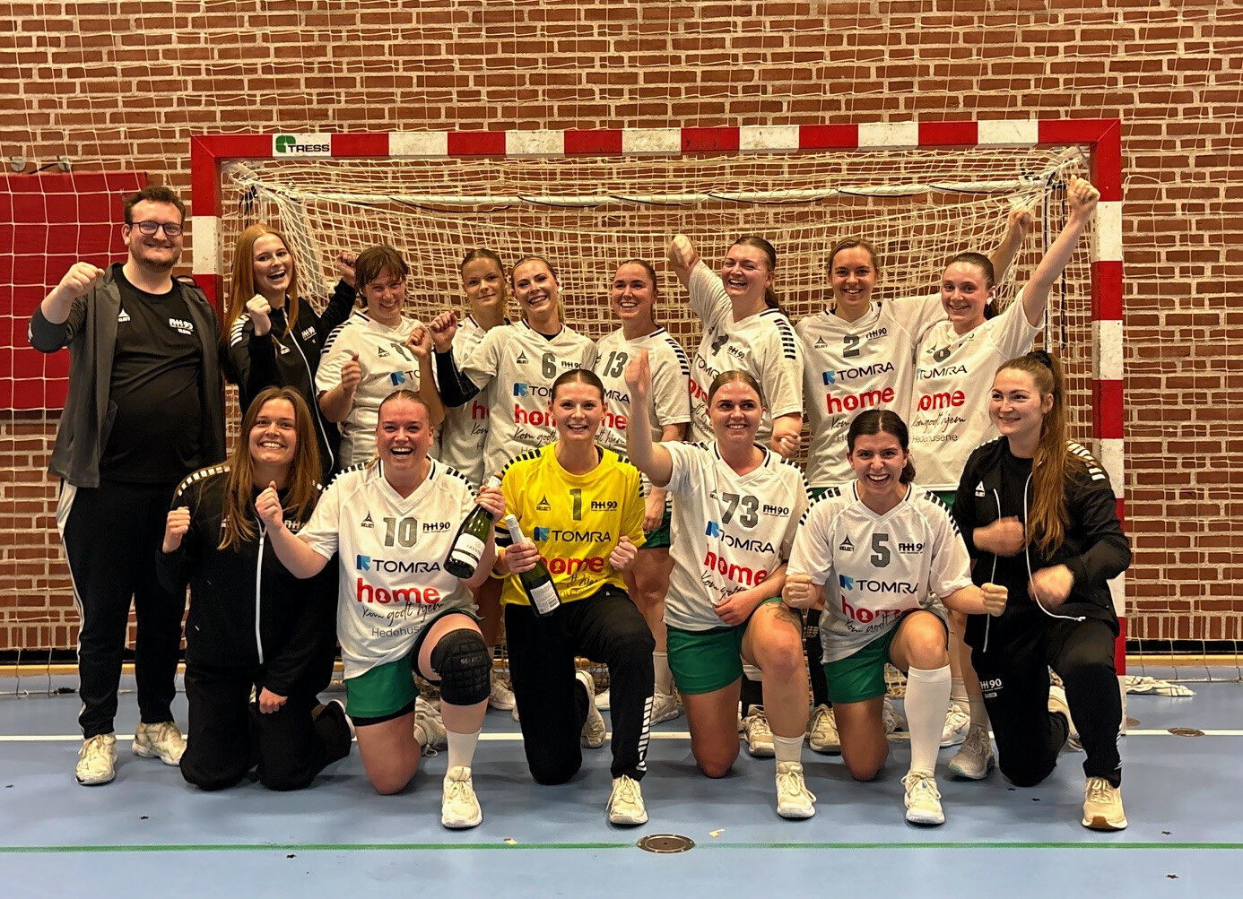 FHH90 rykker op efter overbevisende sejr.