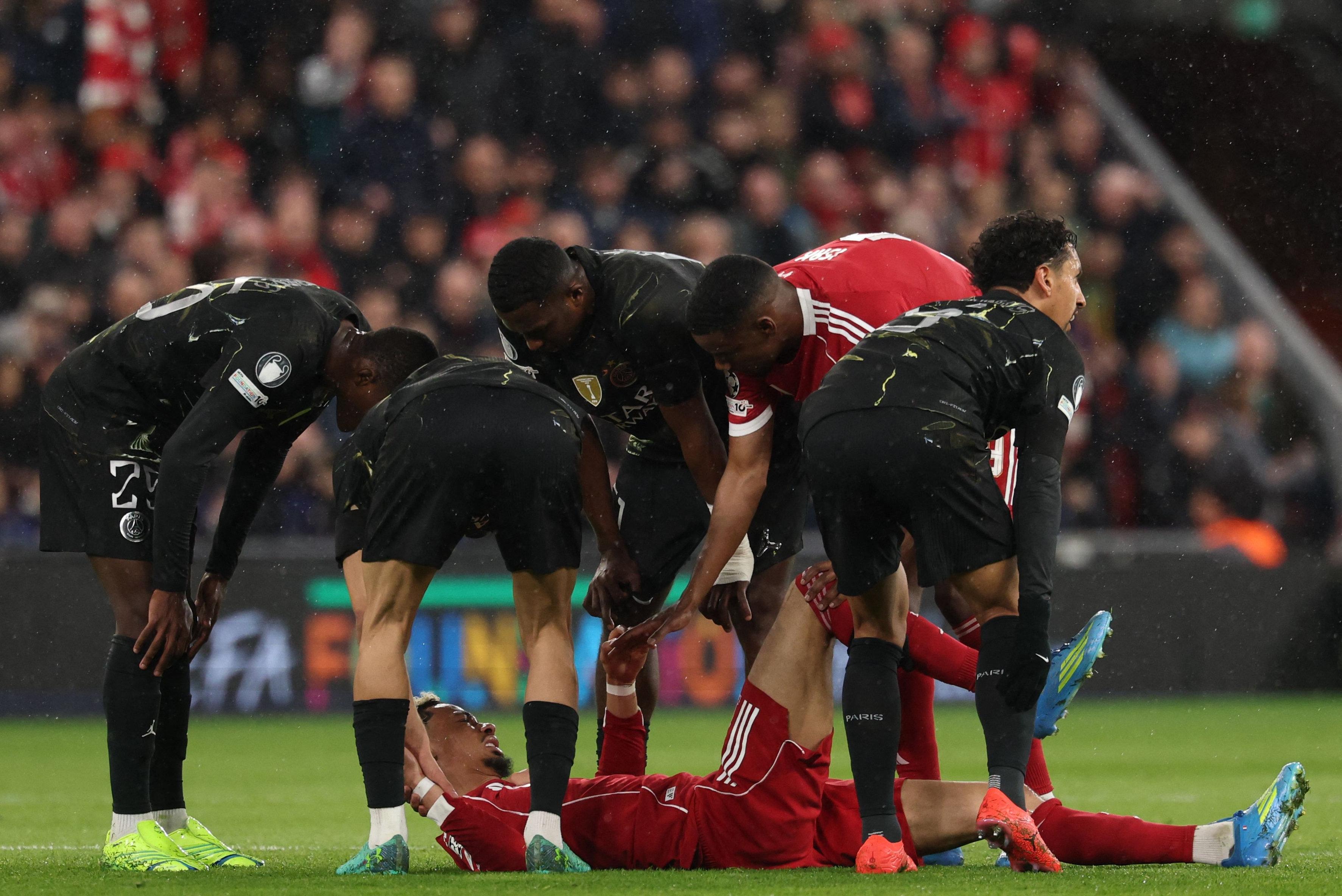 Liverpools angriber Hugo Ekitike blev skadet i tirsdagens Champions League-kamp mod Paris Saint-Germain.