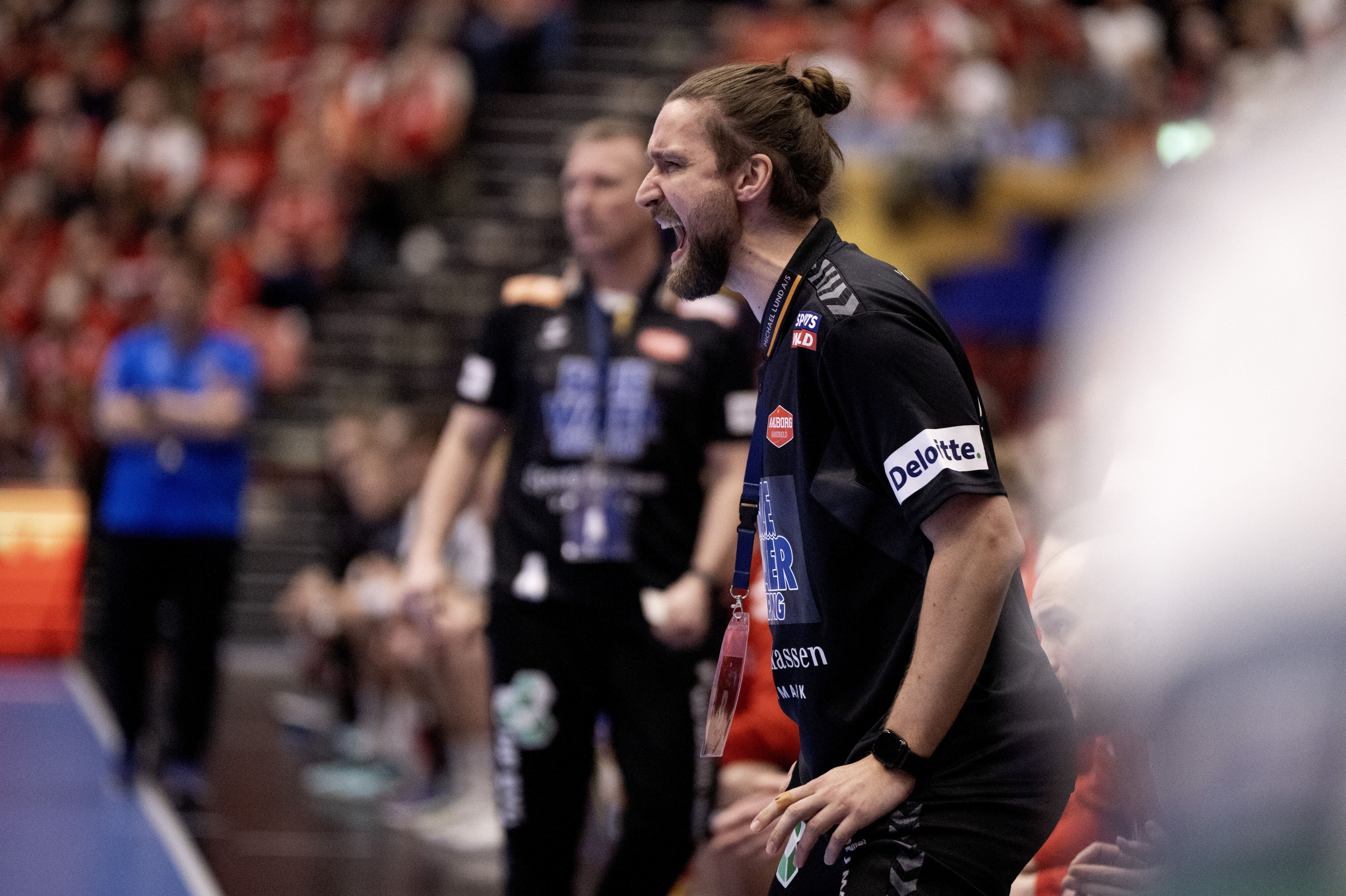 Aalborgs cheftræner Simon Dahl har stået i spidsen for den danske storklub siden november 2024. Nu bliver hans kontrakt forlænget. (Arkivfoto).