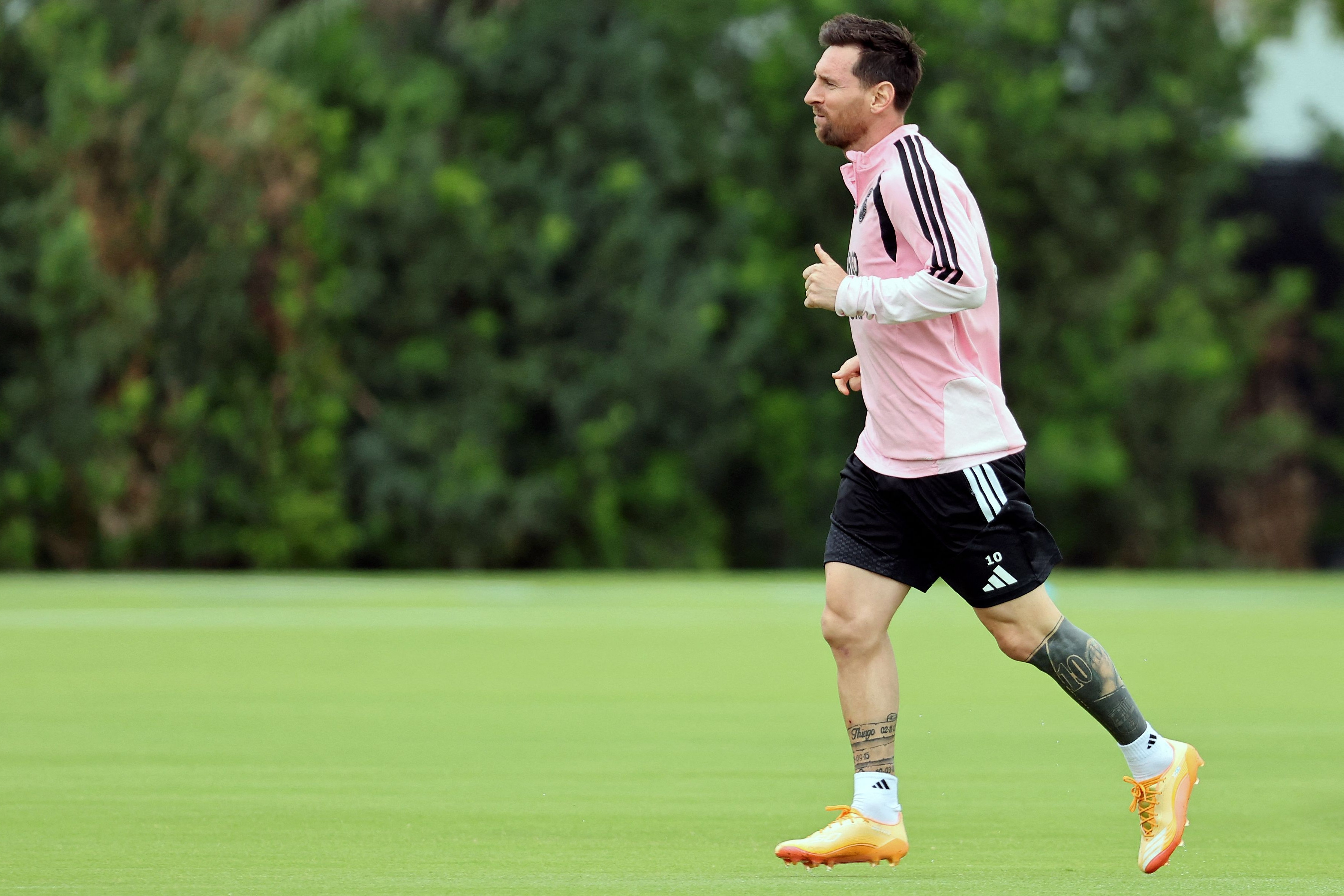 Inter Miami-spilleren Lionel Messi skal være klubejer, da argentineren har købt Cornella i Catalonien.