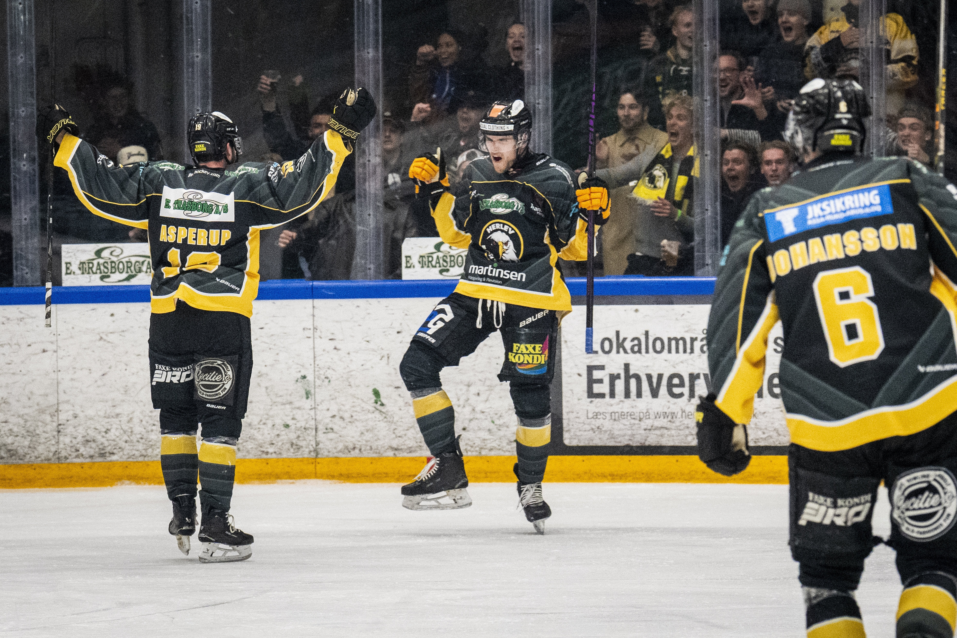 Victor Cubars sluttede grundspillet som Metal Ligaens topscorer og har fortsat målstrømmen i slutspillet. Her fejrer han en af sine tre fuldtræffere i den første semifinalekamp mod Odense 31. marts.