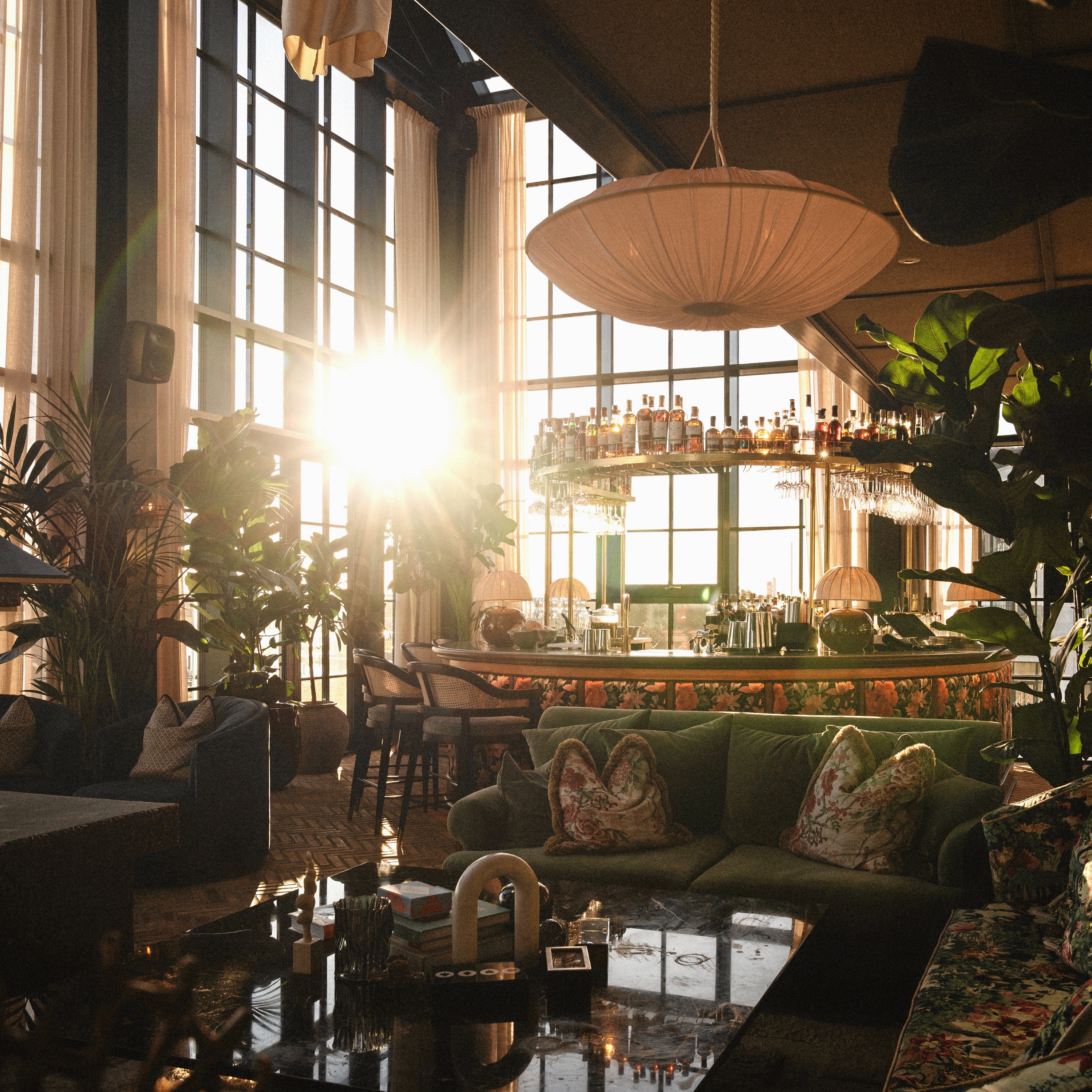 Her er det fra baren The Birdcage, hvor man kan nyde sin cocktail med udsigt over bugten. - Rox Resort Her er det fra baren The Birdcage, hvor man kan nyde sin cocktail med udsigt over bugten.