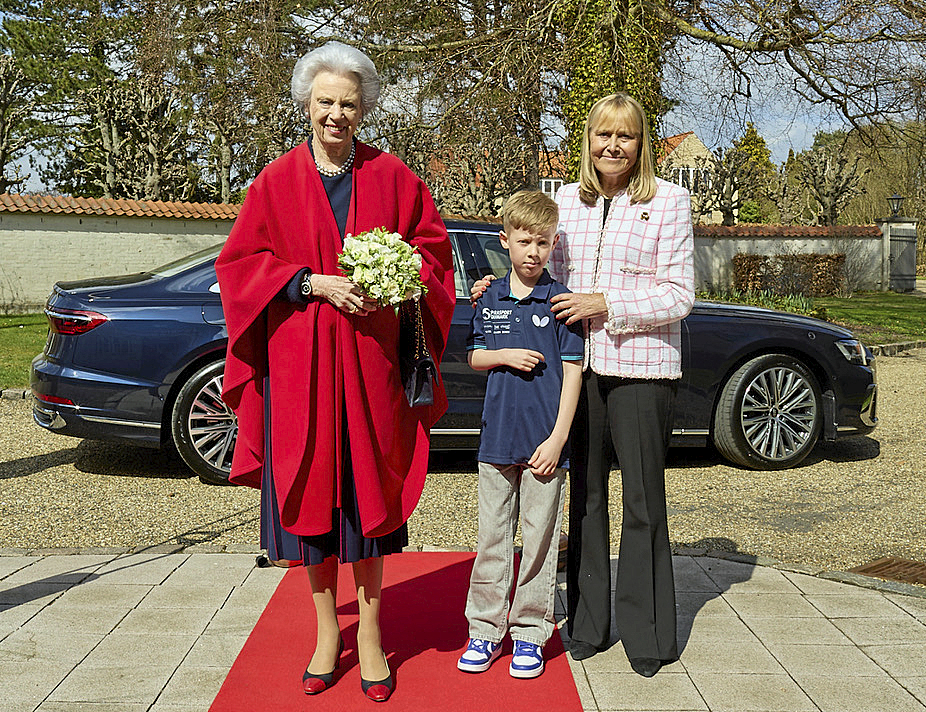 Walther fra Skævinge var blomsterbarn til prisuddeling.