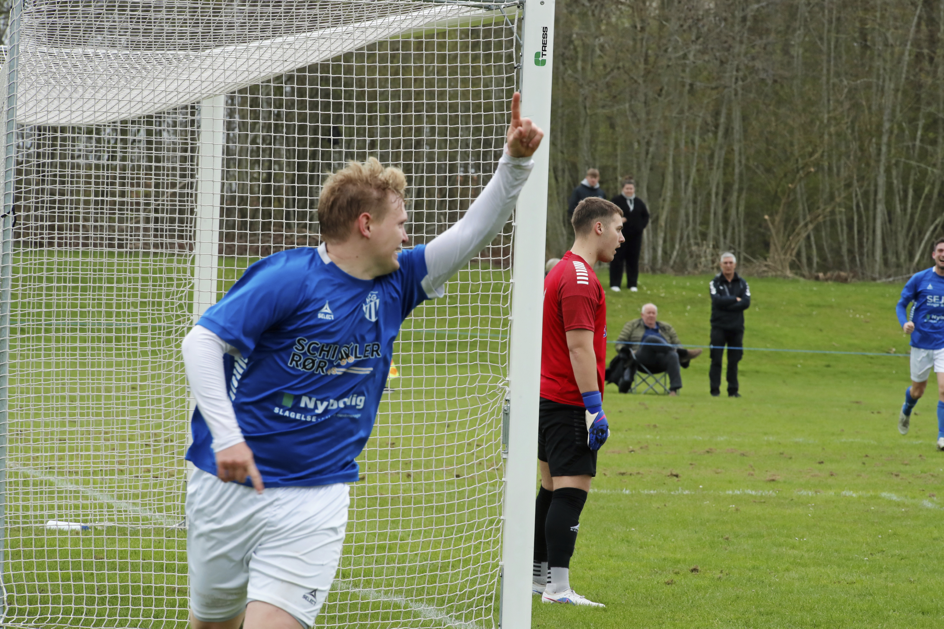 Målet til 3-1 er headet ind.