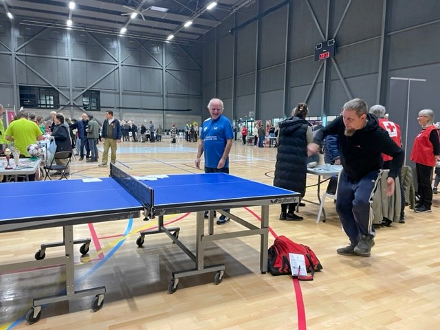 Vi mangler ikke nye medlemmer, men som forening vil vi gerne bidrage til, at alle borgere har mulighed for at være en del af og engagere sig i fællesskaber, siger Frank Petersen (tv.) fra Holbæk Bordtennisklub.