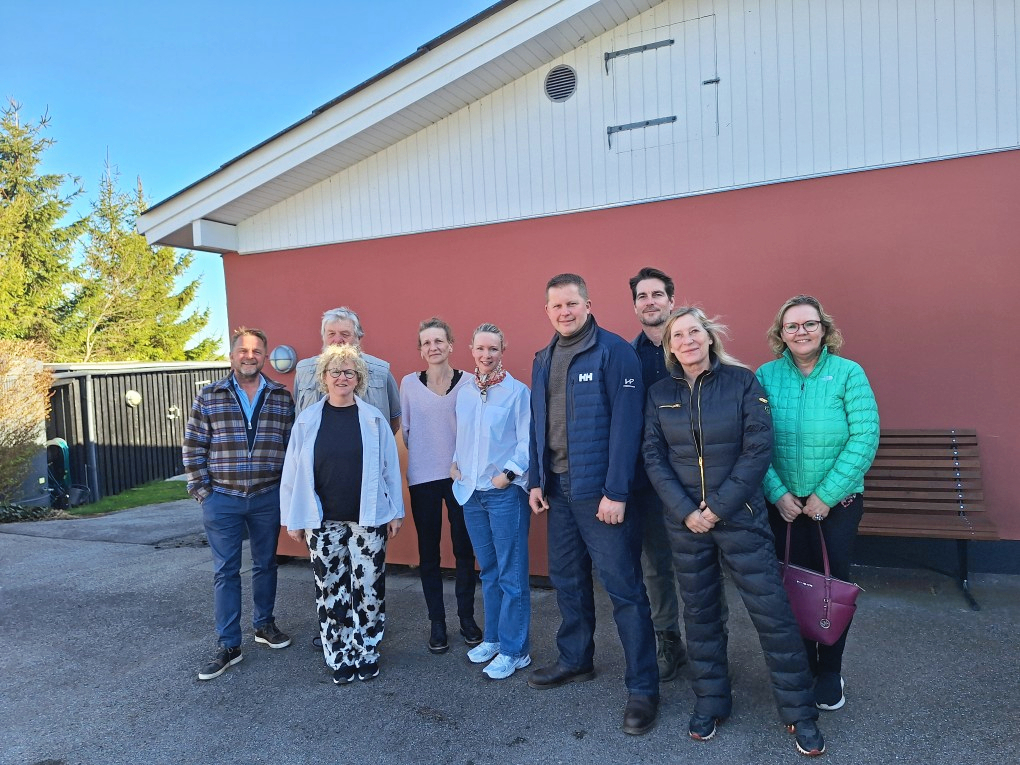 Plan-, Miljø- og Klimaudvalget har været på besøg på plejehjemmet Dagmarsminde i forbindelse med igangsættelsen af nyt lokalplanarbejde.