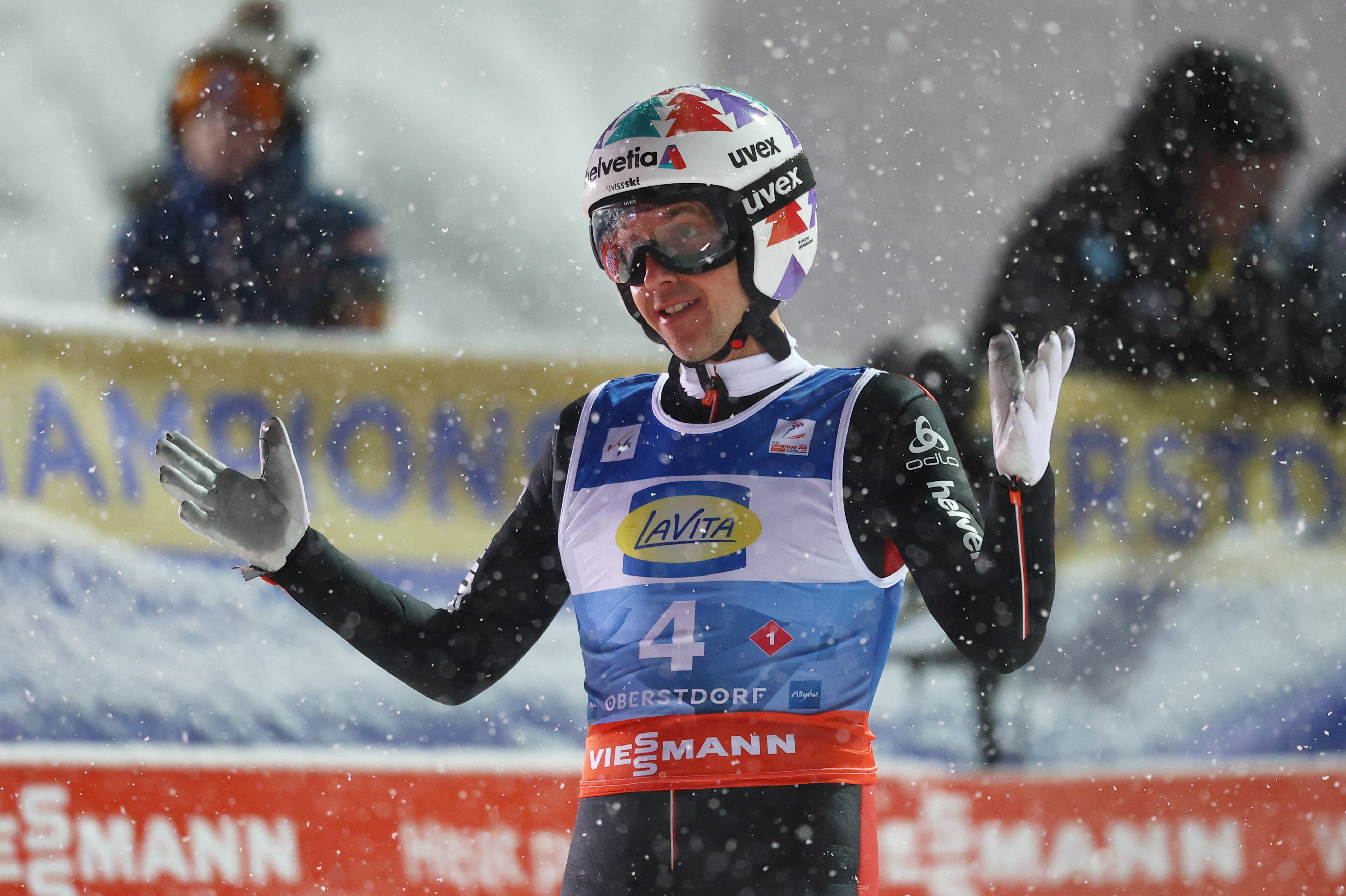 Simon Ammann havde ikke nogen stor World Cup-sæson og blev derfor vraget til vinter-OL. (Arkivfoto).