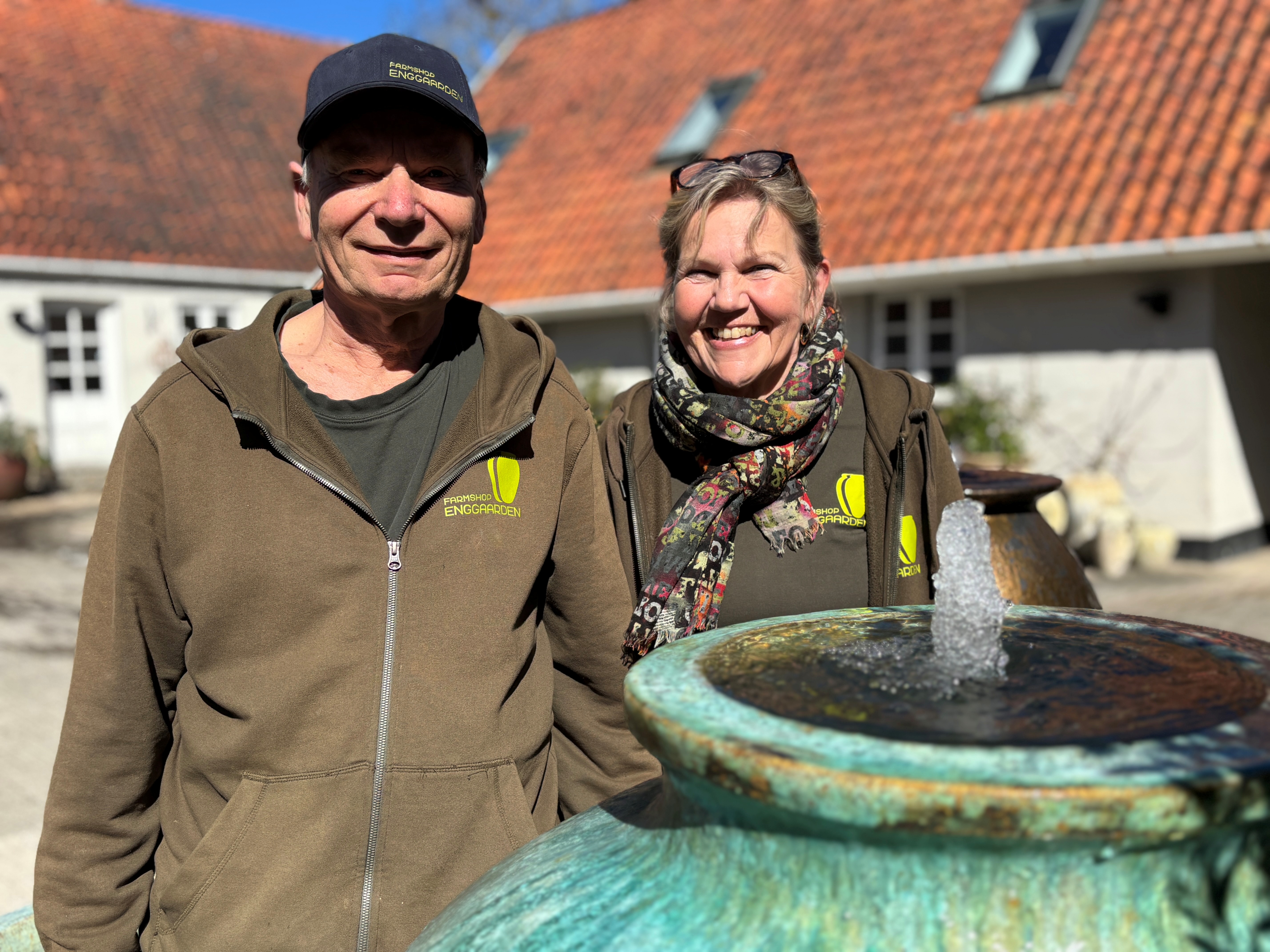 Bjarne Hjort Jensen og Helle Thorup fejrer ti år med deres virksomhed. Danmarks største krukkeland som ligger lige i verdens navle: Kvanløse