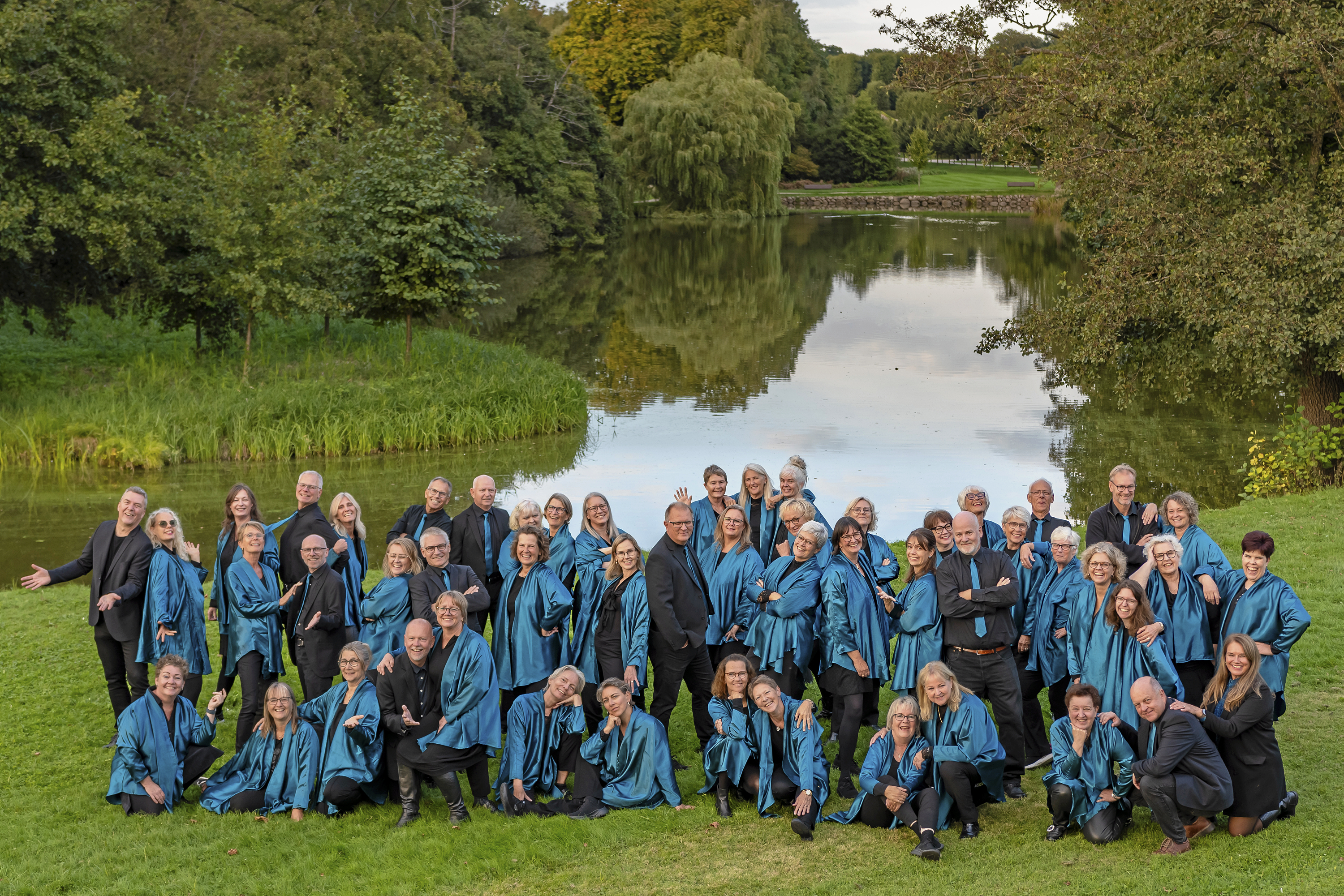 Gospelkoret Corallerne og Hillerød Kirke inviterer til fællessang på befrielsesdagen, hvor levende lys tændes for freden.