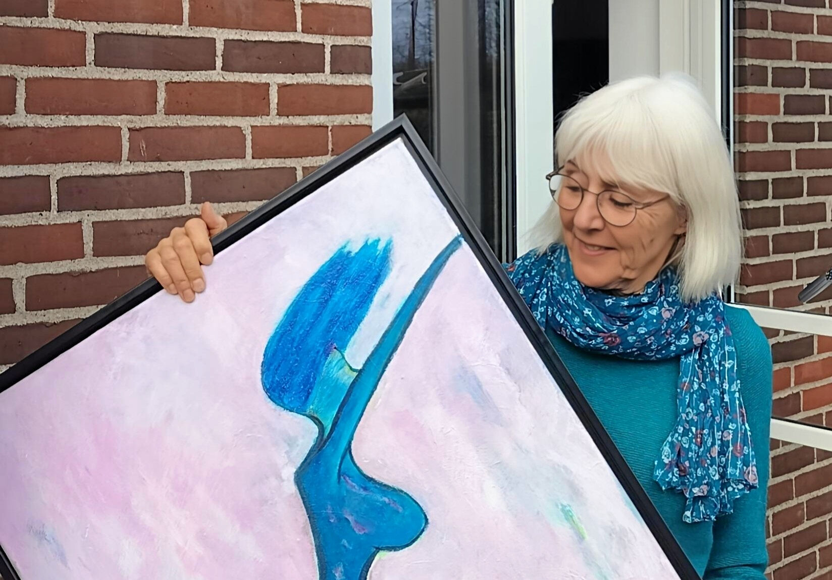 Birgit Møldrup viser sine fortolkninger af stemninger på væggene i Pizzagalleriet, hvor gæster kan møde kunsten under pizzaens tag.