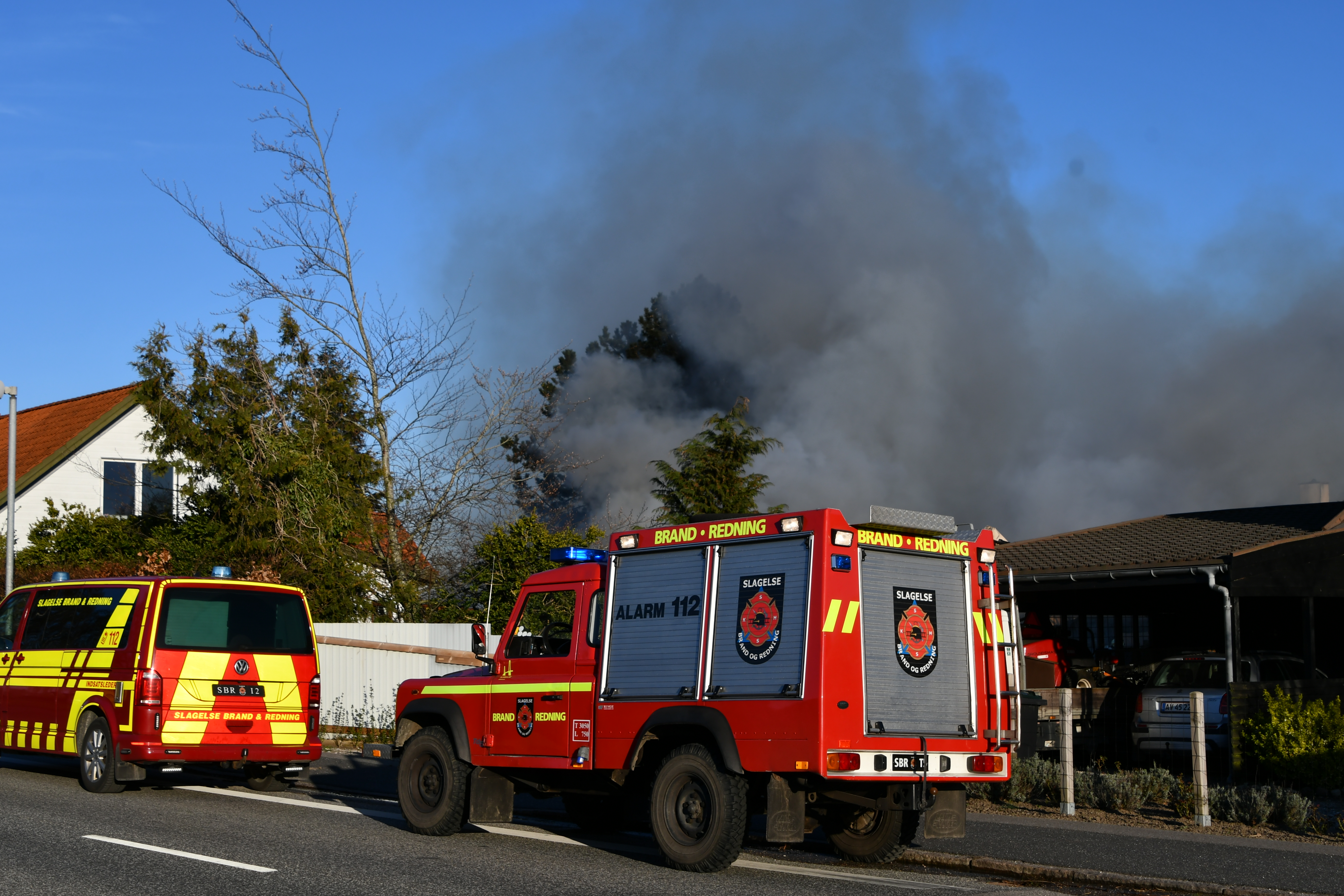 Kraftig røgudvikling fra brand i Dalmose.