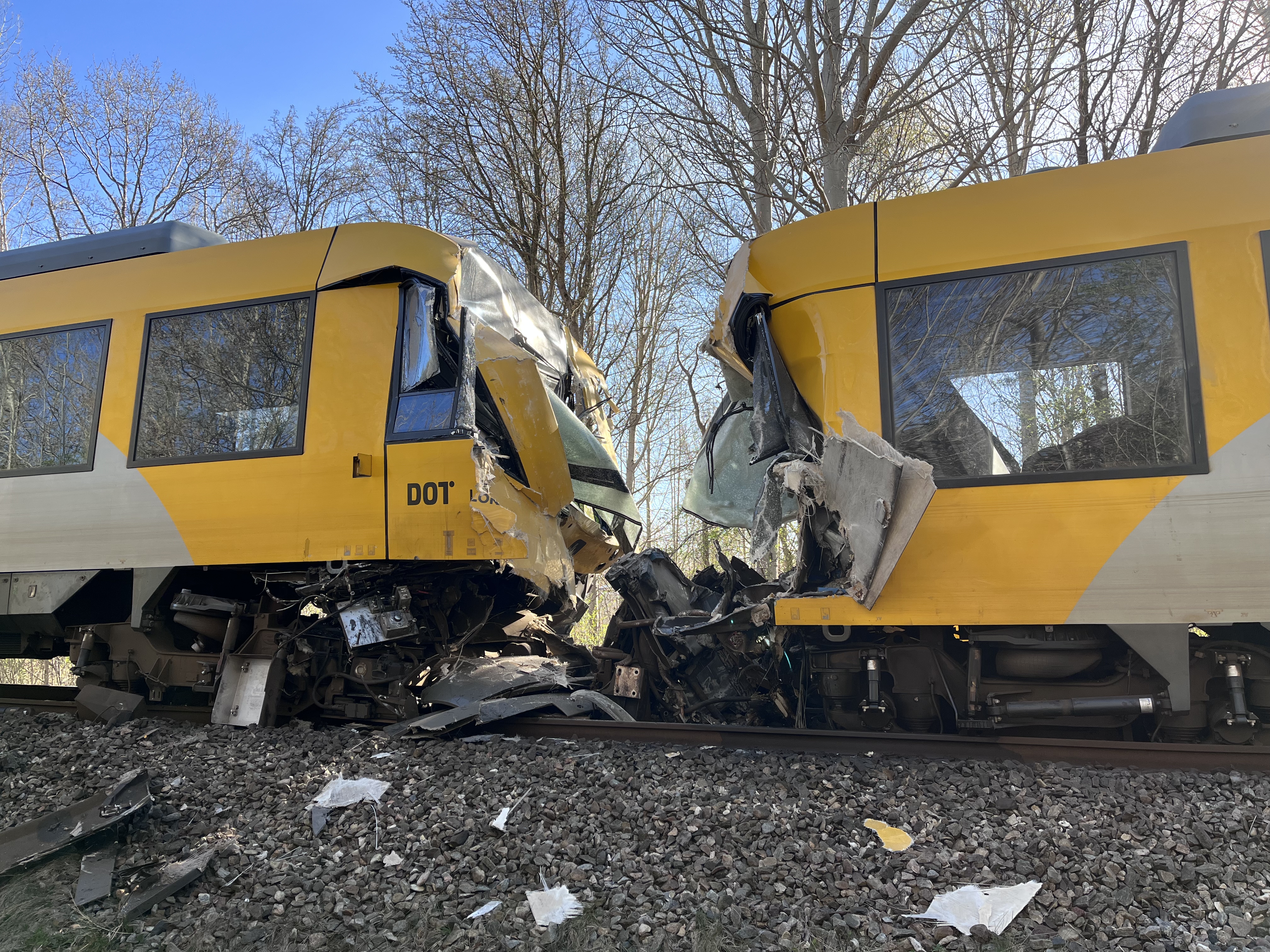 To tog kørte torsdag morgen frontalt sammen på strækningen mellem Helsinge og Hillerød nær Kagerup.