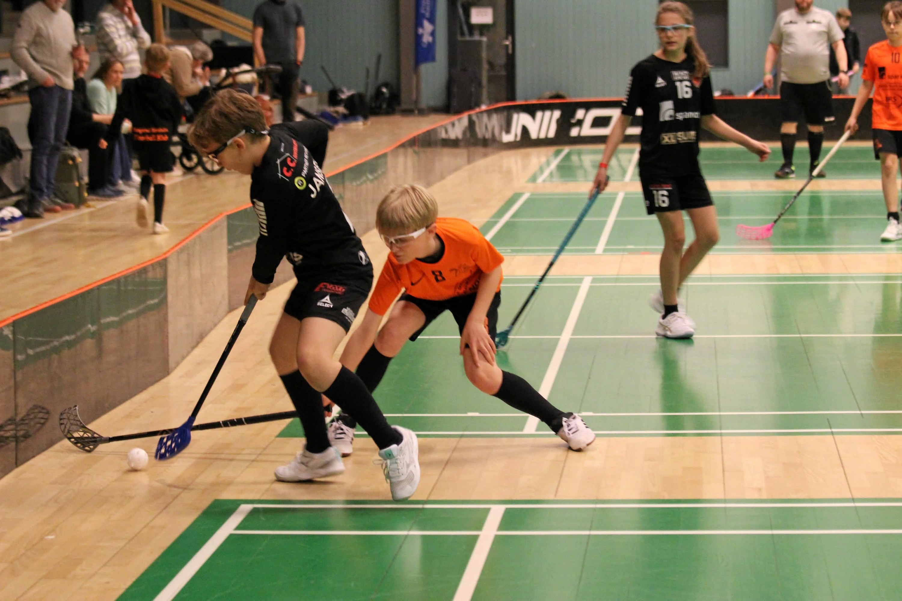U11-holdet fra Rungsted Hørsholm Floorball Klub kæmpede bravt ved Landsstævnet i Aalborg. - KJ Foto U11-holdet fra Rungsted Hørsholm Floorball Klub kæmpede bravt ved Landsstævnet i Aalborg.
