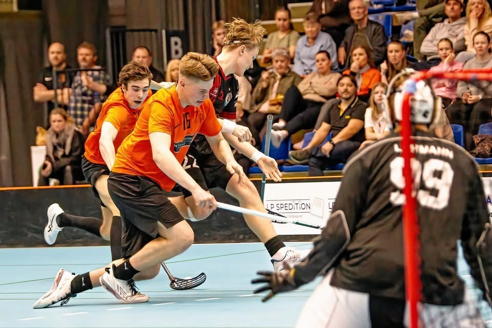 Rungsted Hørsholm Floorball Klubs U19 lavede et stærkt comebecak efter nederlag i semifinalen.