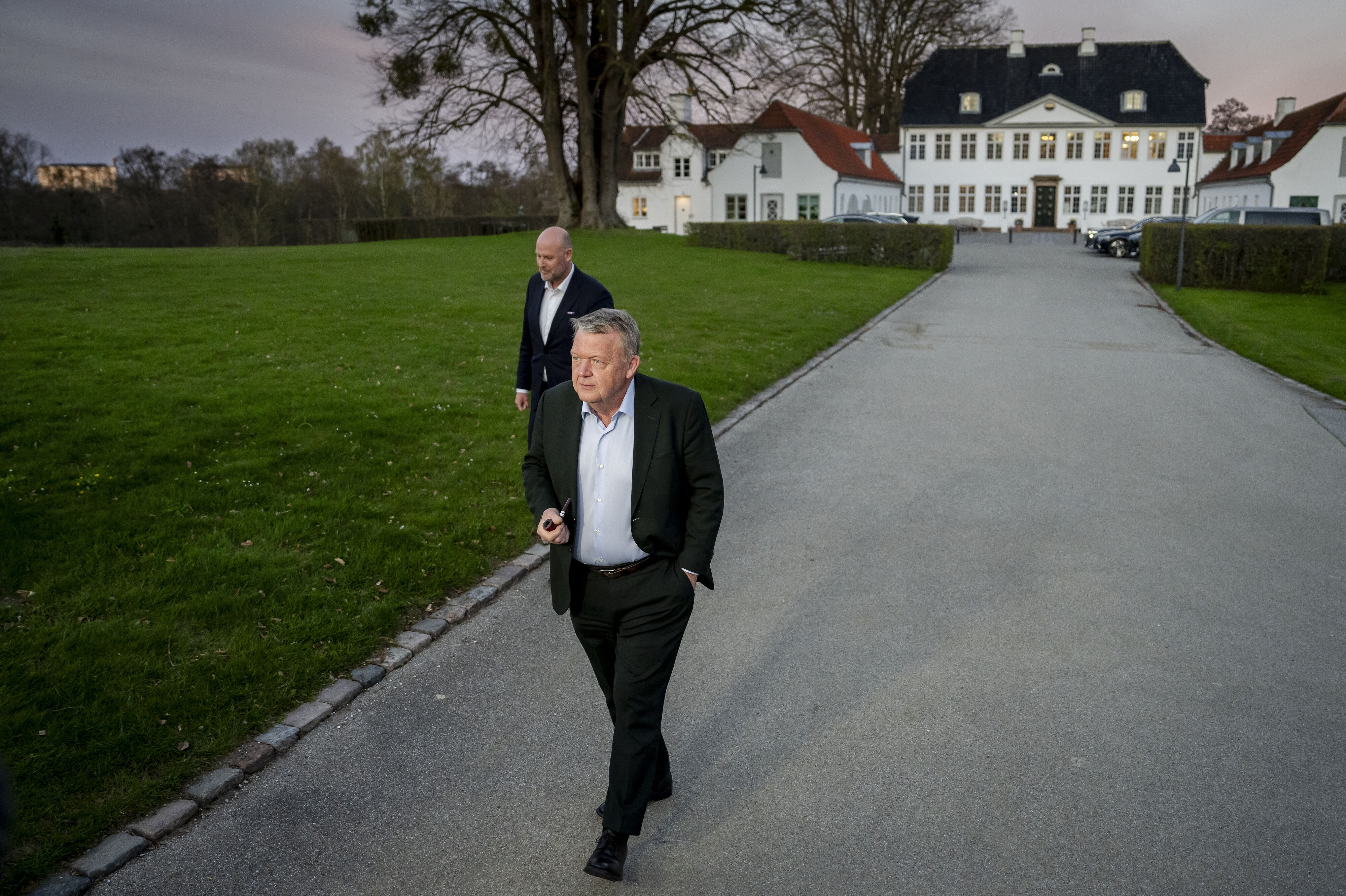 Lars Løkke Rasmussen (M) tilbragte flere timer hos Mette Frederiksen (S) på Marienborg onsdag.