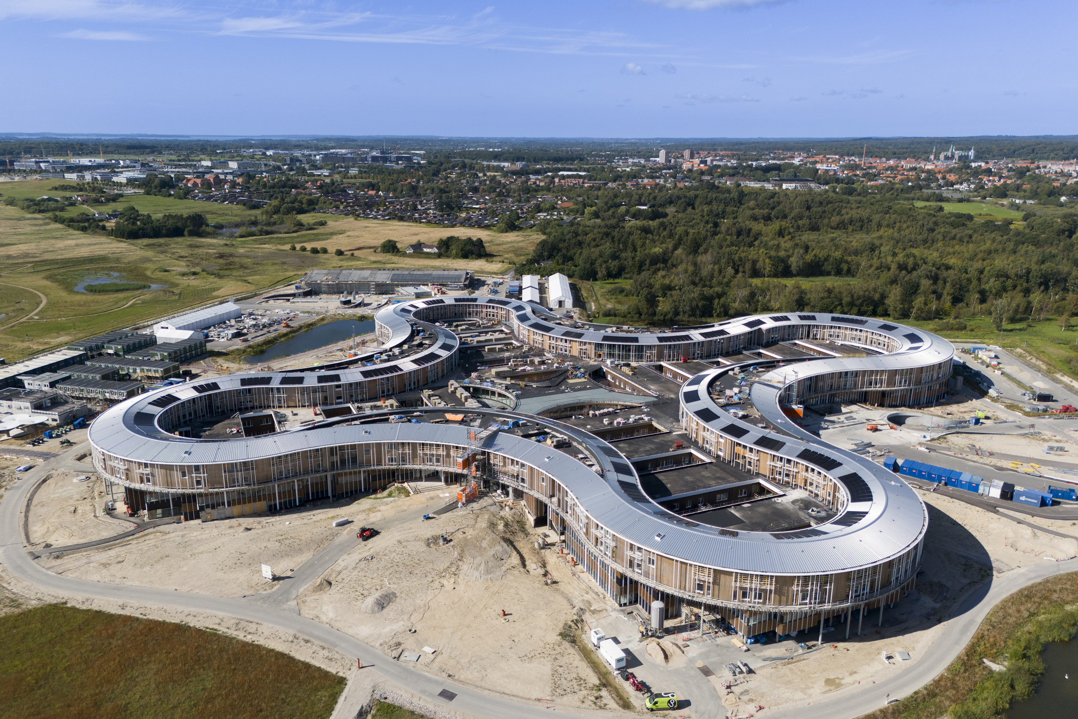 Byggeriet af Nyt Hospital Nordsjælland taget ved en tidligere lejlighed.