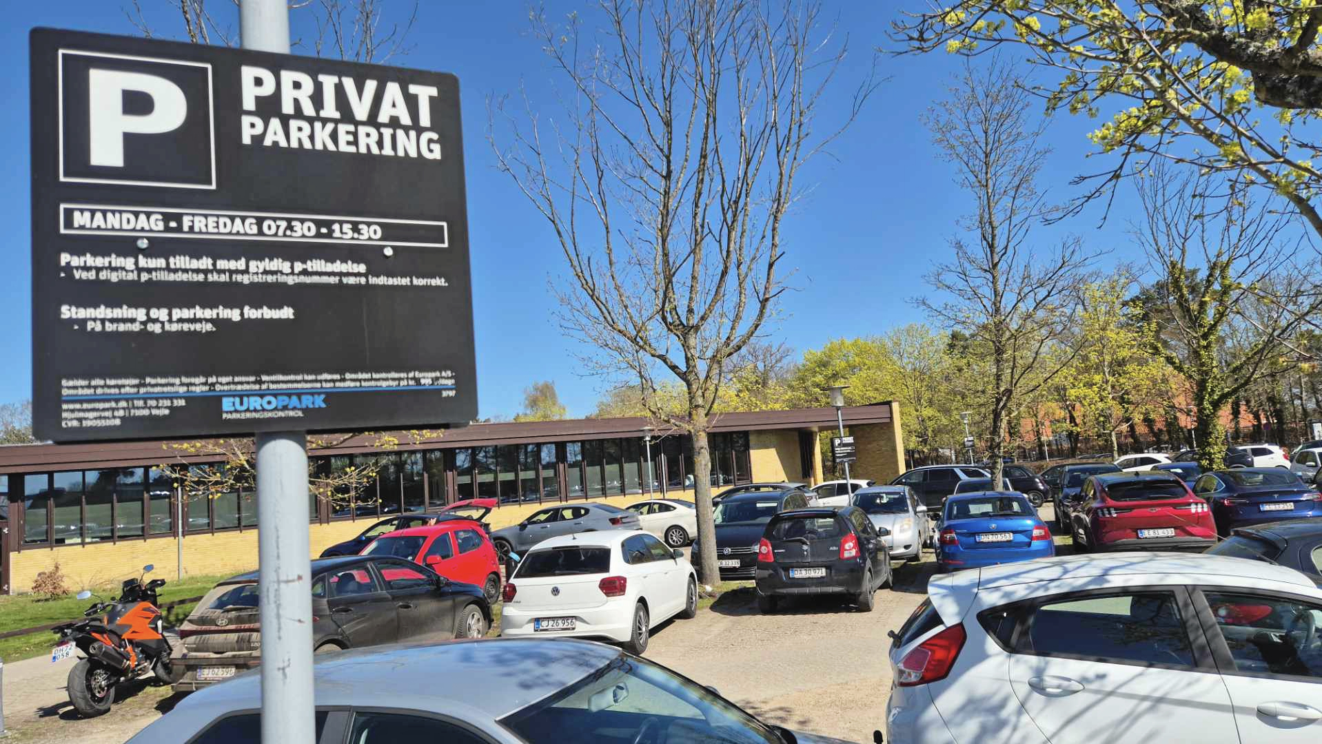 Nye regler har skærpet kampen om parkeringspladserne ved Køge Gymnasium.