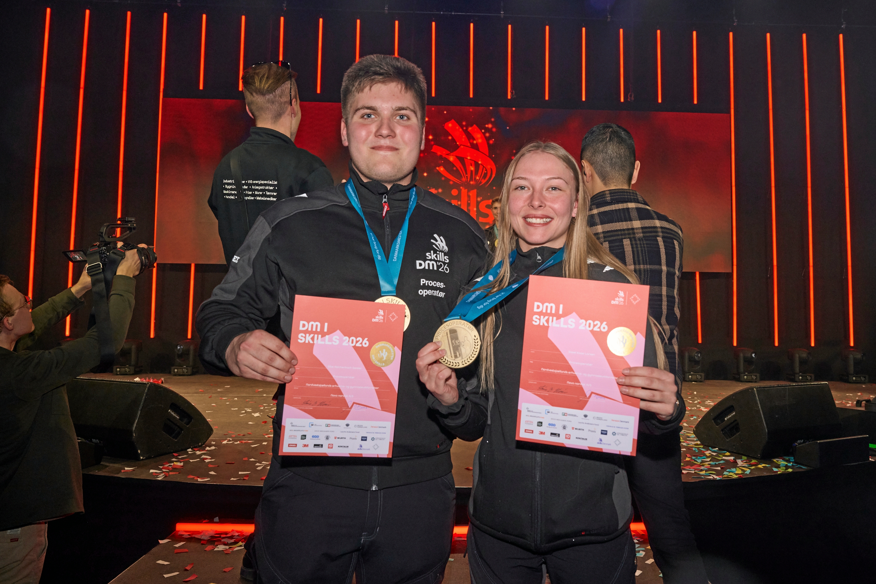 Silas Reichenbach Geisler og Sissel Kaae Larsen fra NEG Kalundborg har netop vundet guld ved DM i Skills 2026 – og kan nu kalde sig Danmarks bedste procesoperatører. - Ricky John Molloy Silas Reichenbach Geisler og Sissel Kaae Larsen fra NEG Kalundborg har netop vundet guld ved DM i Skills 2026 – og kan nu kalde sig Danmarks bedste procesoperatører.