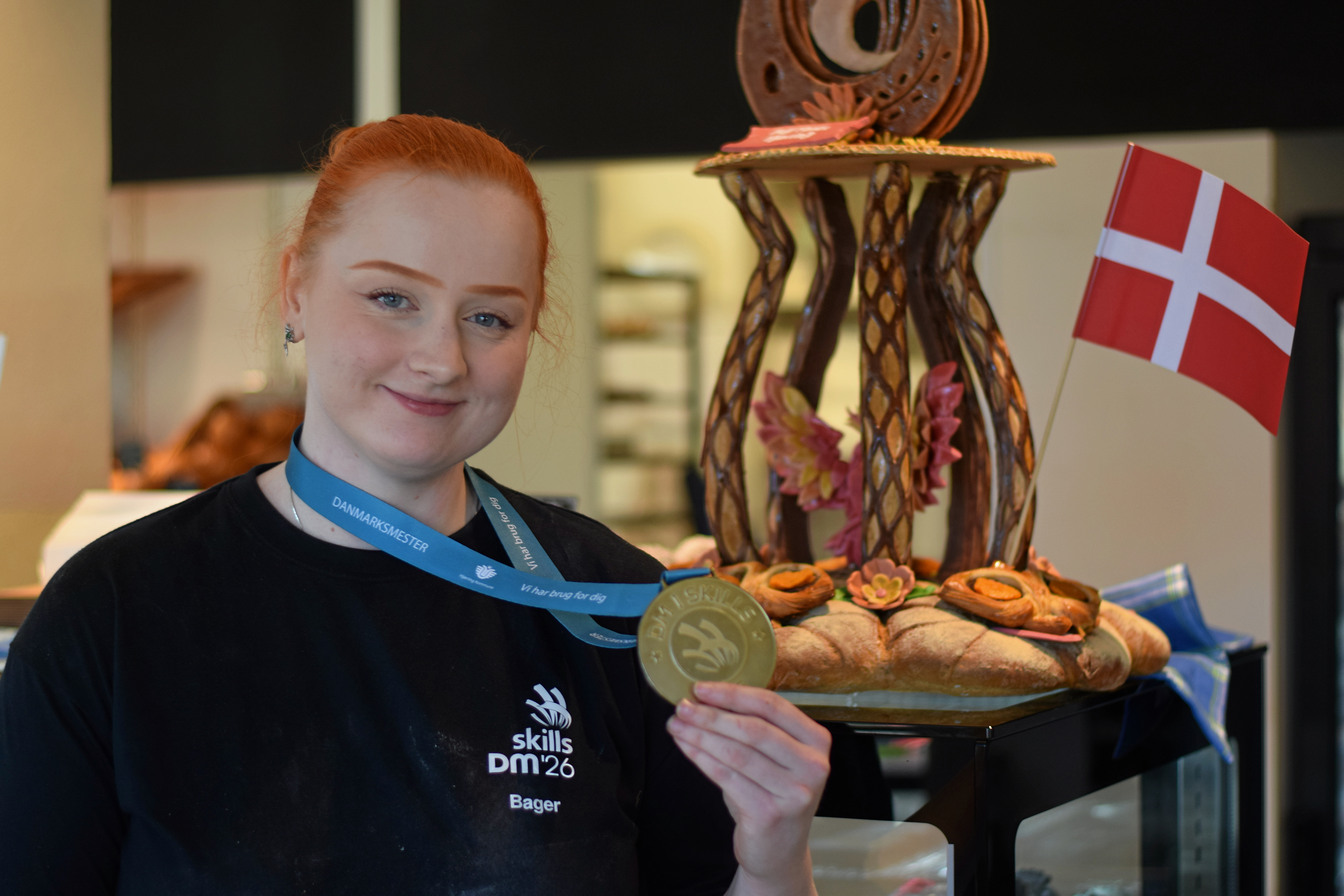 Therese Mogensen er Danmarks bedste bagerlærling, efter at hun i weekenden vandt DM i Skills 2026.