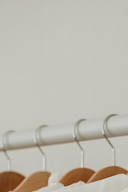 Hos MindMyAngel omsyer frivillige donerede brudekjoler til svøb, nøddåbskjoler og kisteindsatser. - MindMyAngel Hos MindMyAngel omsyer frivillige donerede brudekjoler til svøb, nøddåbskjoler og kisteindsatser.