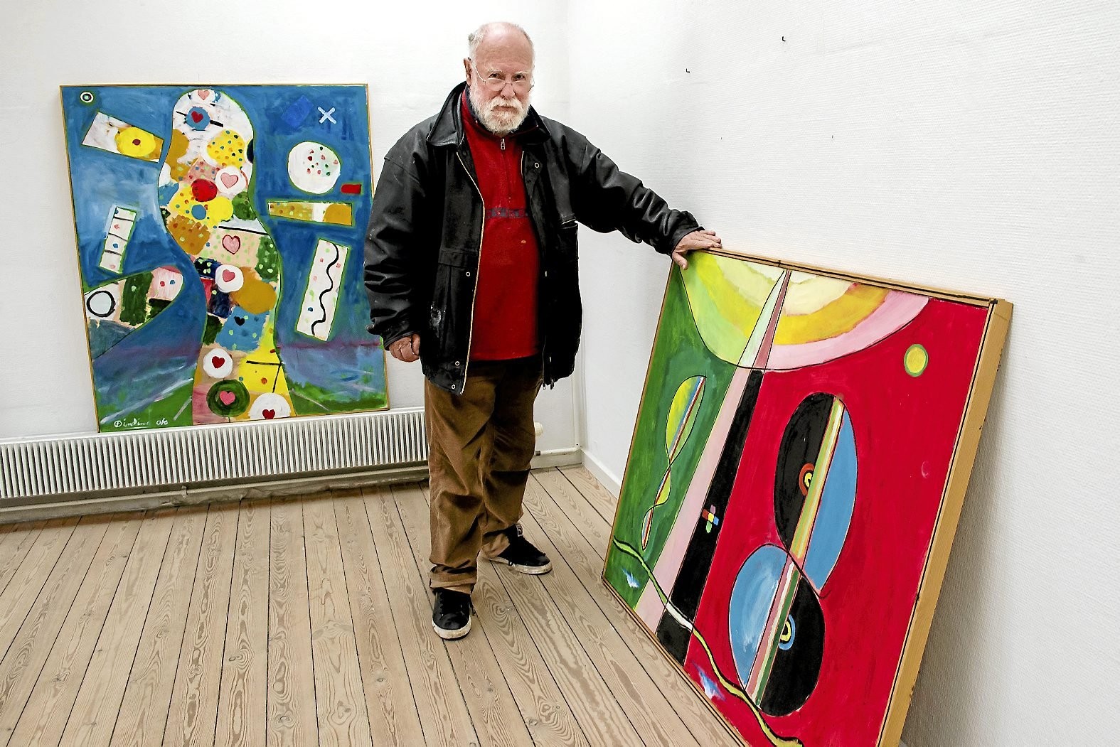 Den finurlige maler Ole Finding, der i 1969 var med til at grundlægge Røde Mor, er død.