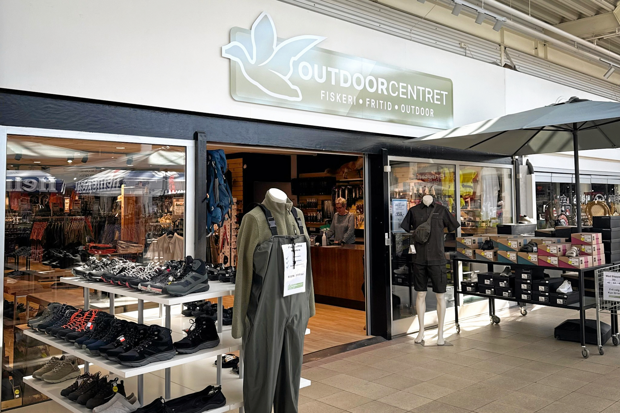 For et år siden flyttede butikken ind i Asnæs Centret efter at have ligget uden for centret i flere år. Nu må den lukke.