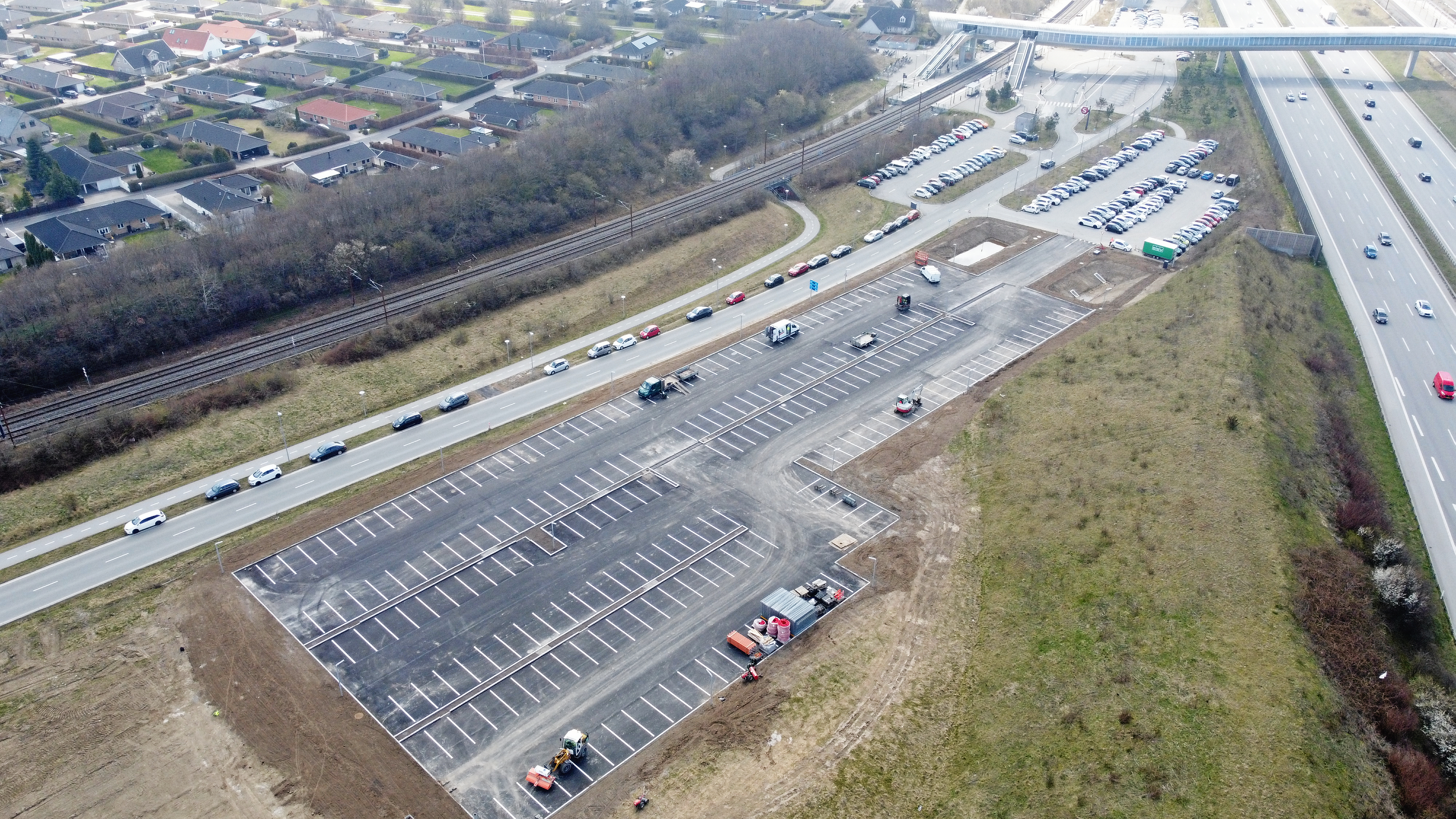 Der er plads til 229 biler på det nye parkeringsanlæg.