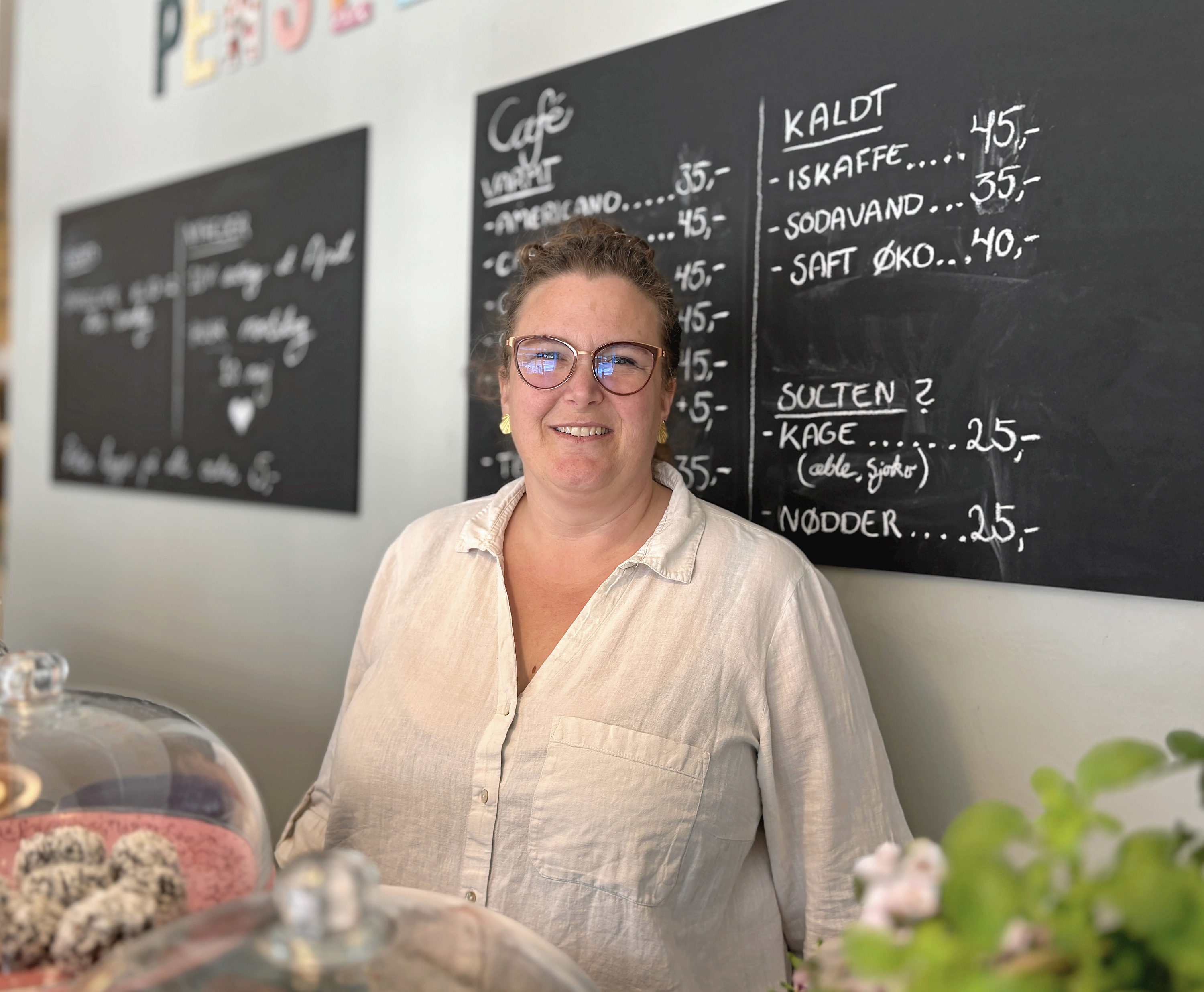 Vibeke Buchter er ny ejer af kreacaféen Penselstrøg i Kordilgade i Kalundborg, og hun er klar med nye tiltag som en barselscafé.