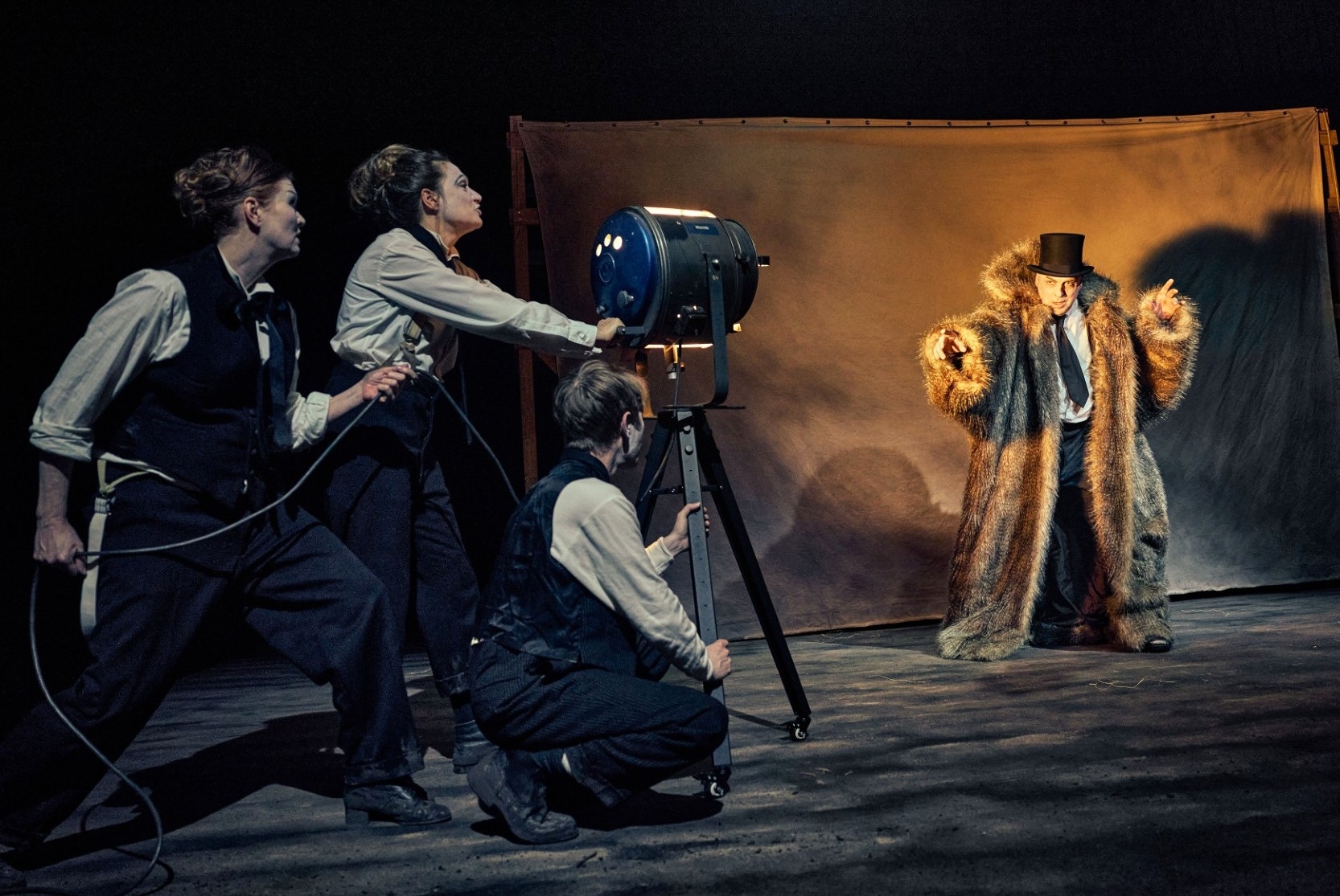 Odsherred Teater har stor succes med forestillingen "Ole Olsen - fra fattigrøv til filmkonge" - om grundlæggeren af Nordisk Film.