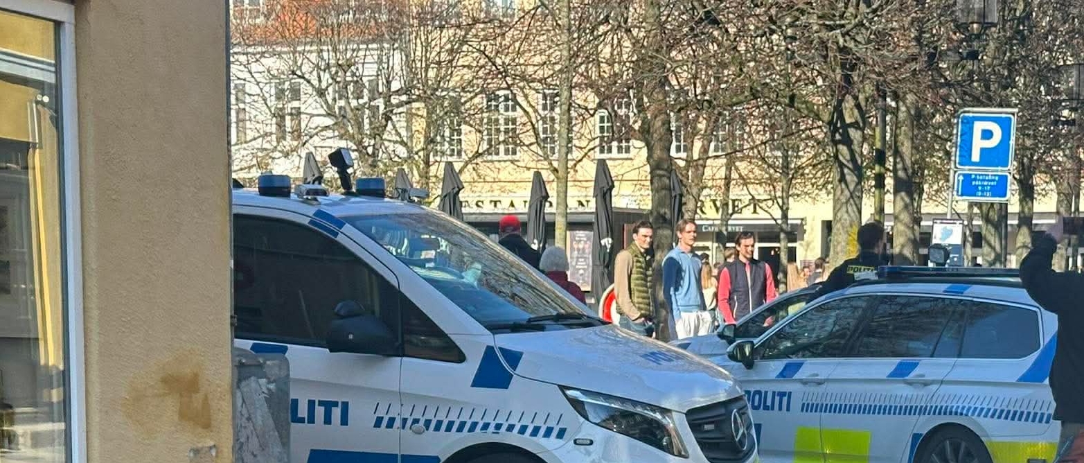 Politiet er massivt til stede. - Presse-fotos.dk Politiet er massivt til stede.