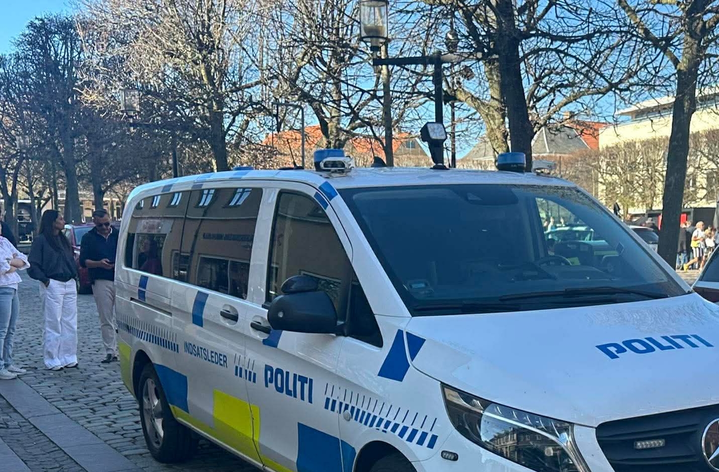 Politiet er massivt til stede. - Presse-fotos.dk Politiet er massivt til stede.