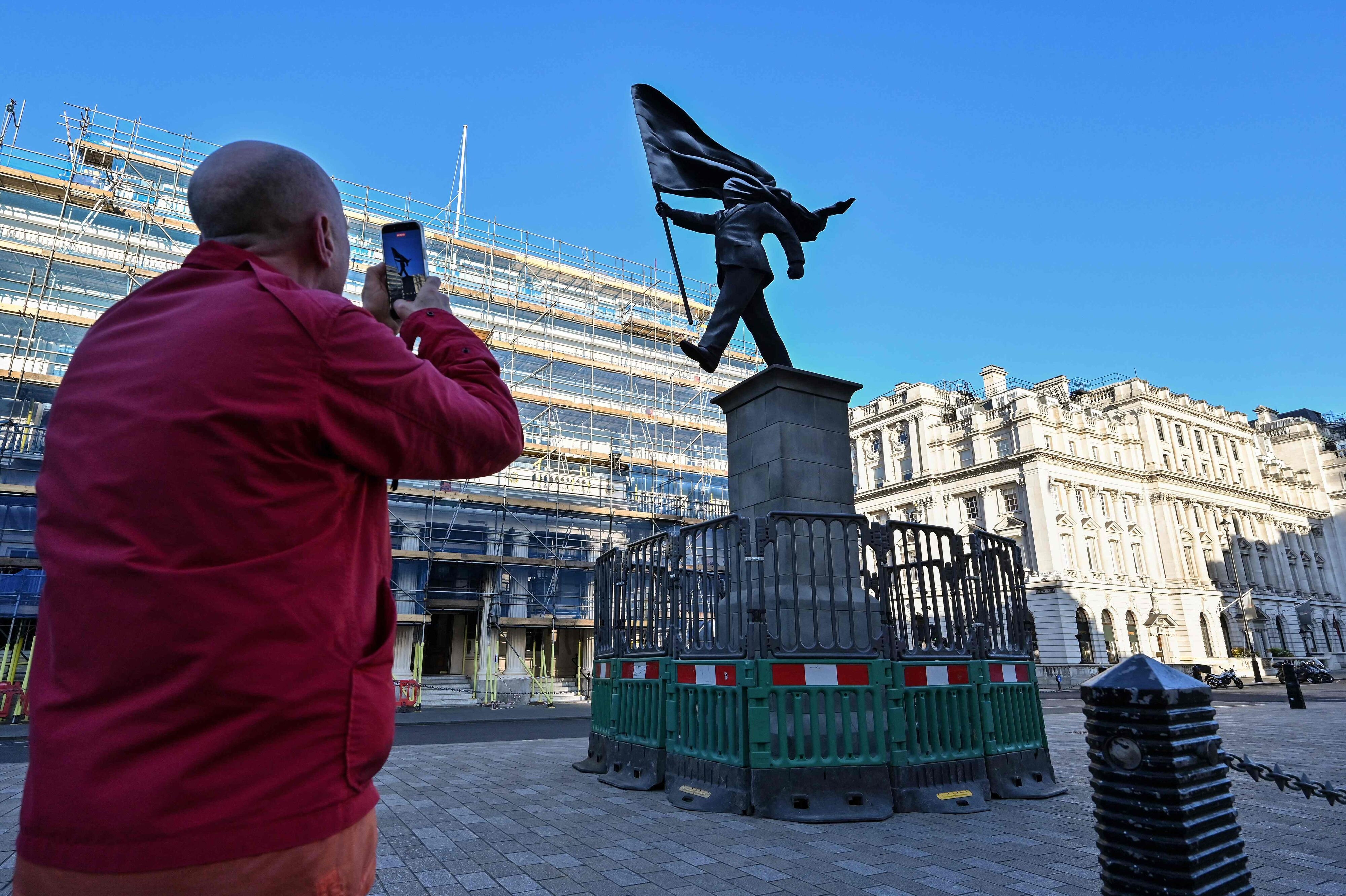 En ny Banksy statue i London torsdag.