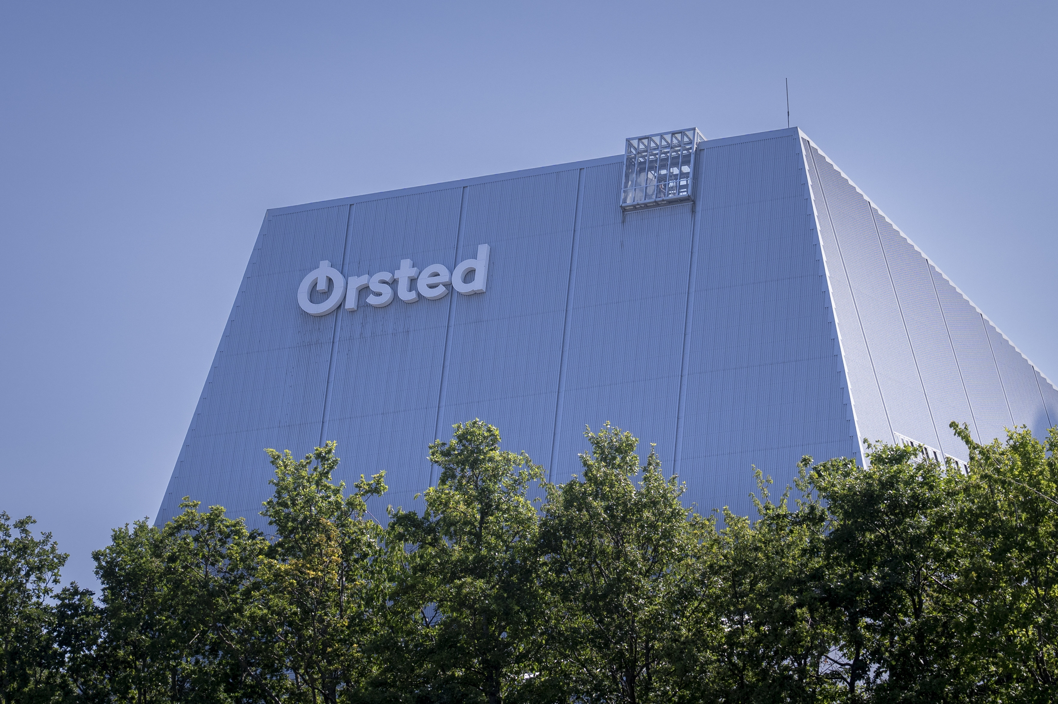 Ørsted kan se frem til at få yderligere knap 11 milliarder i kassen, da selskabet har frasolgt en række energianlæg til Copenhagen Infrastructure Partners. (Arkivfoto).