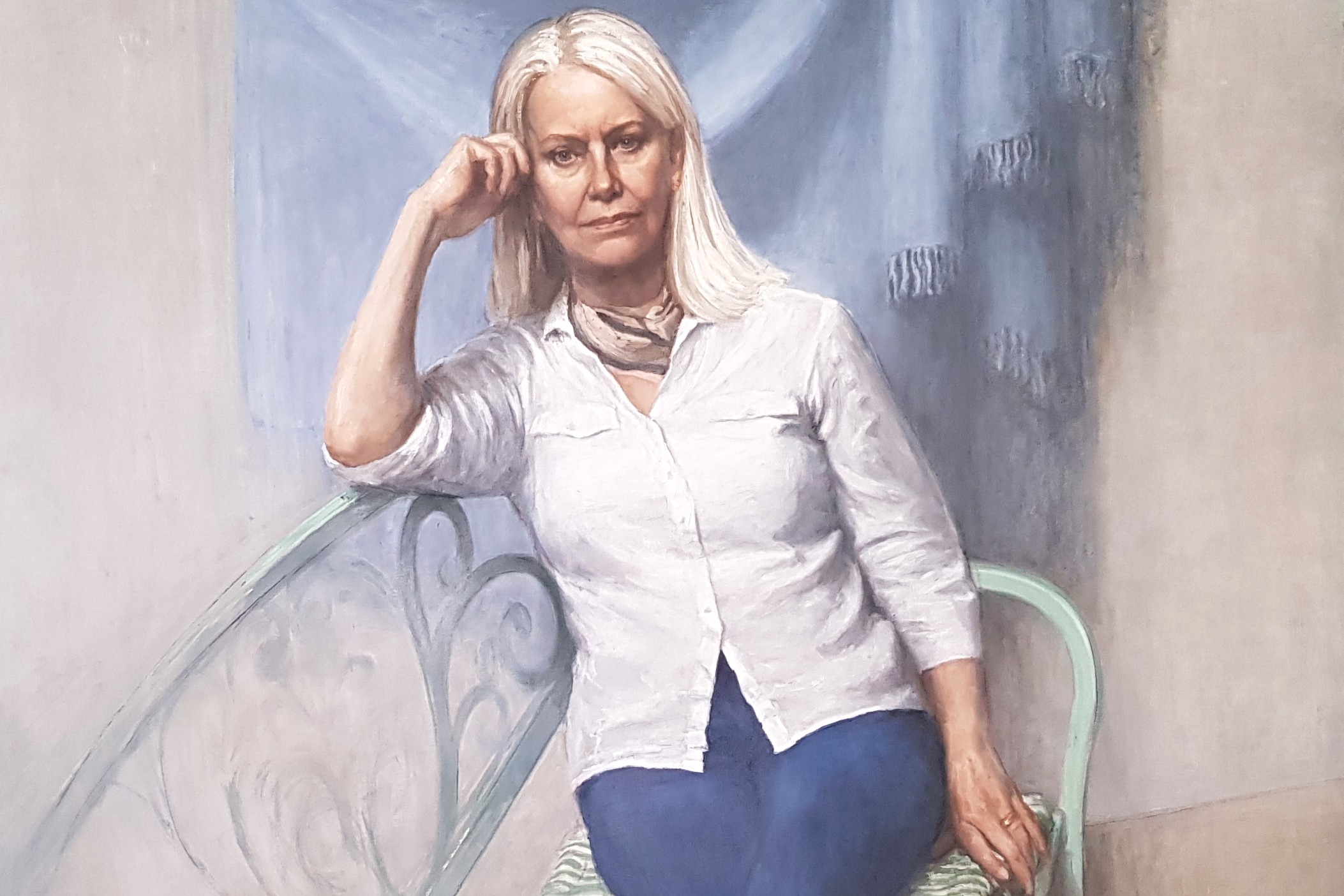 Peter Martensen har portrætteret kongelig skuespiller Kirsten Olesen. Portrættet kan ses på Odsherred Kunstmuseum.
