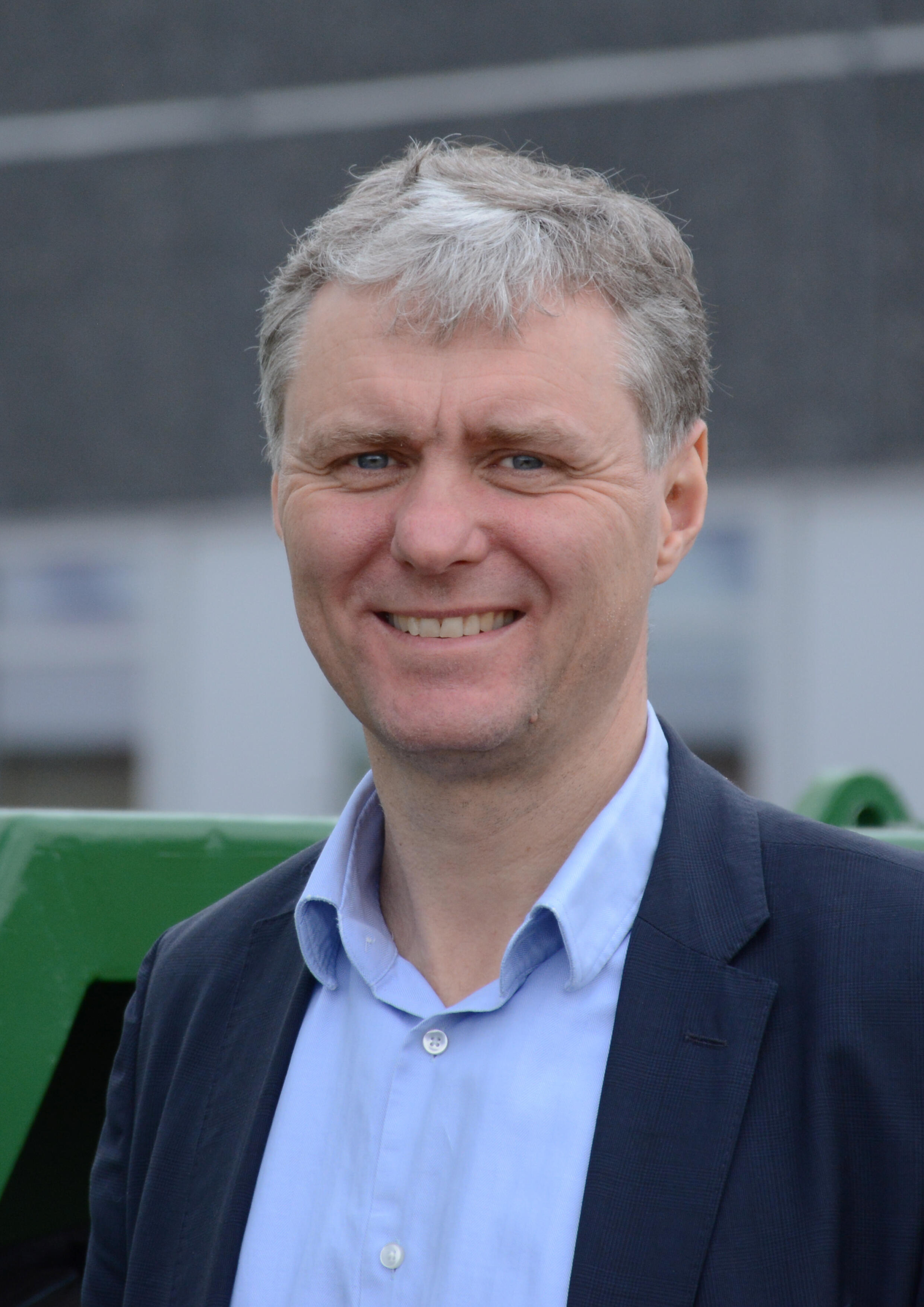 Jens Jørgen Enggaard er adm. direktør i kranvirksomheden BMS - han bor i Charlottenlund i Nordsjælland og har netop købt Skjoldenæsholm Skov for 222 millioner kroner.